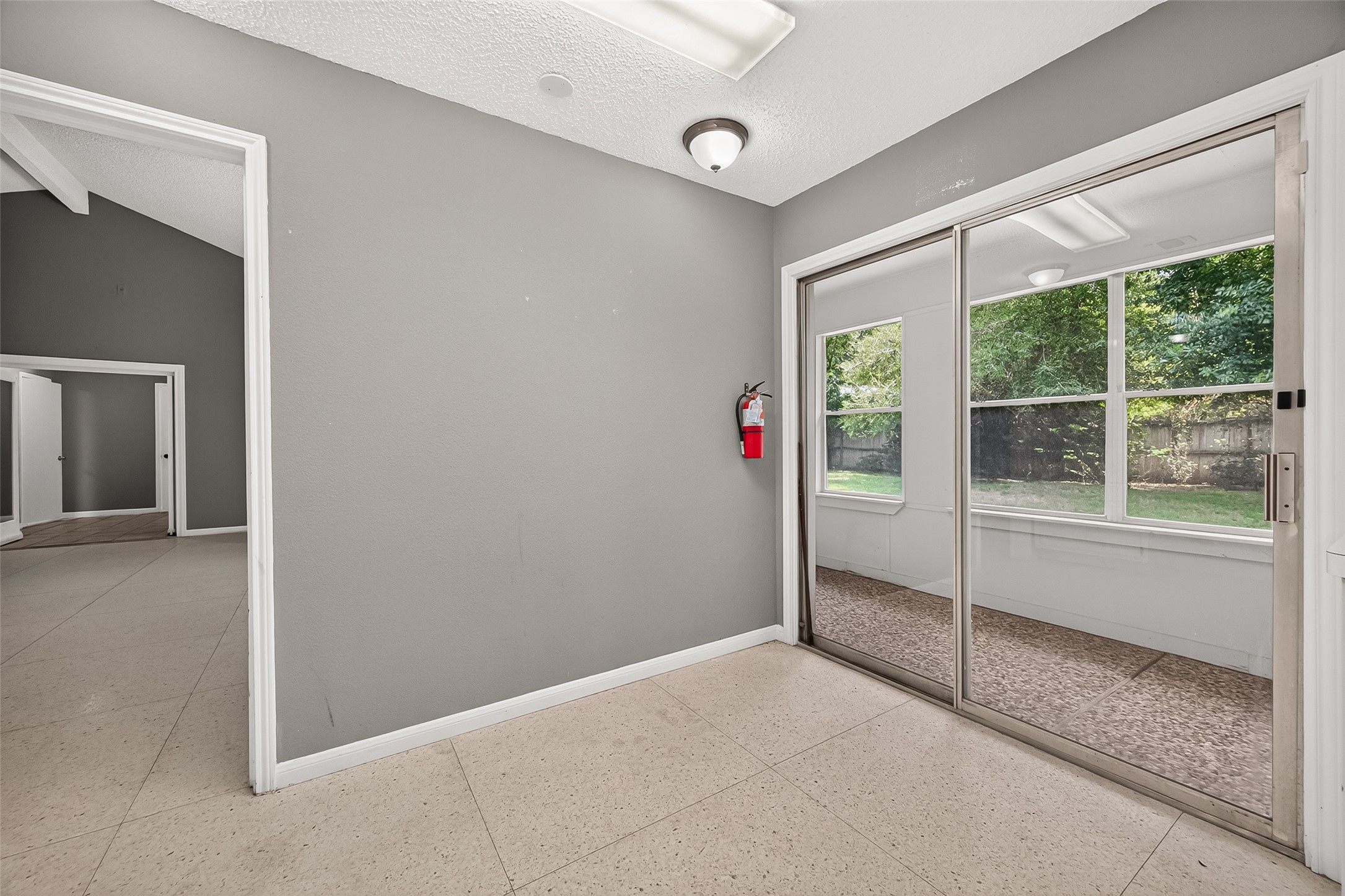 19002 Mirror Lake Drive Property Photo 17