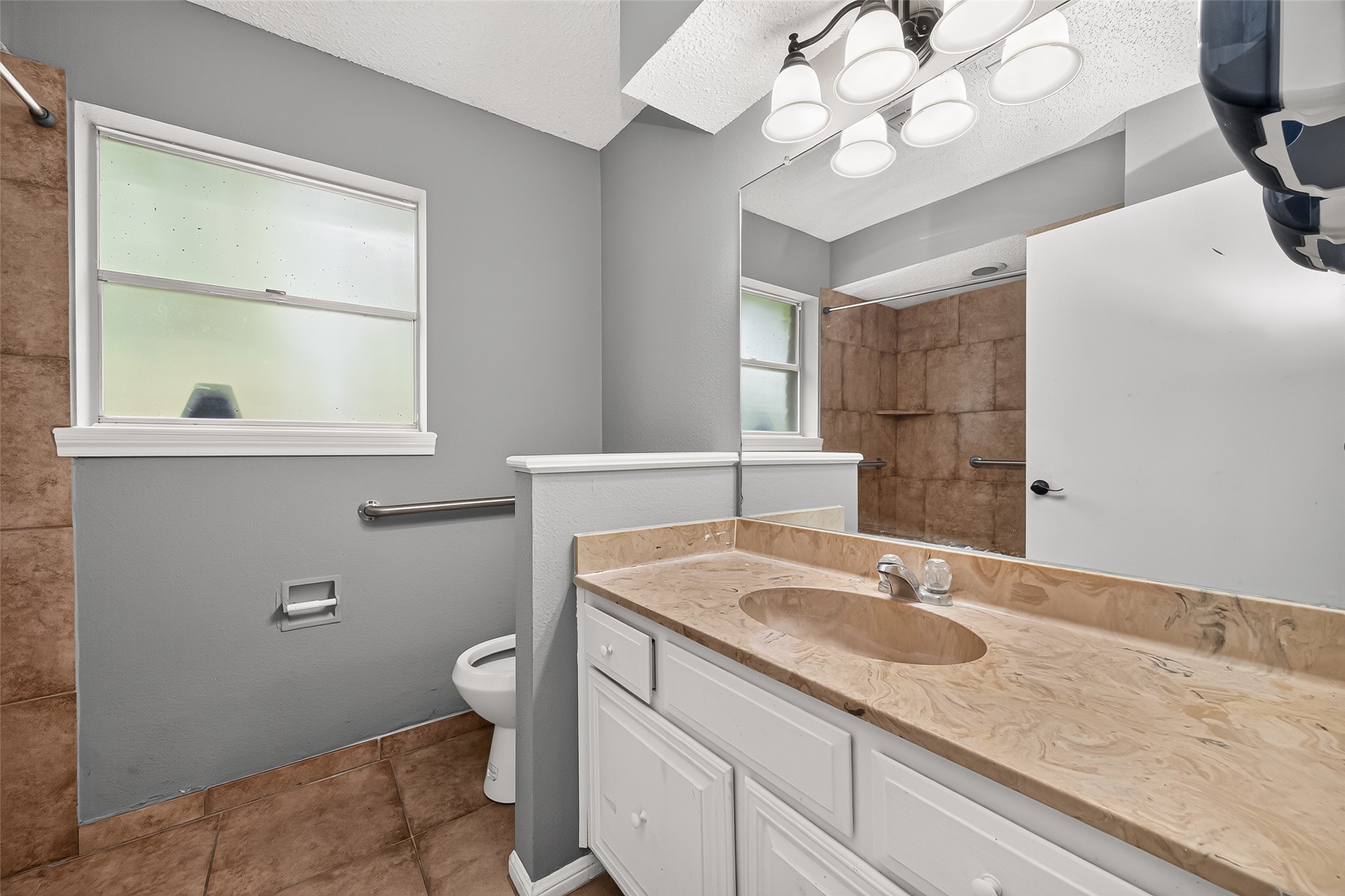 19002 Mirror Lake Drive Property Photo 33