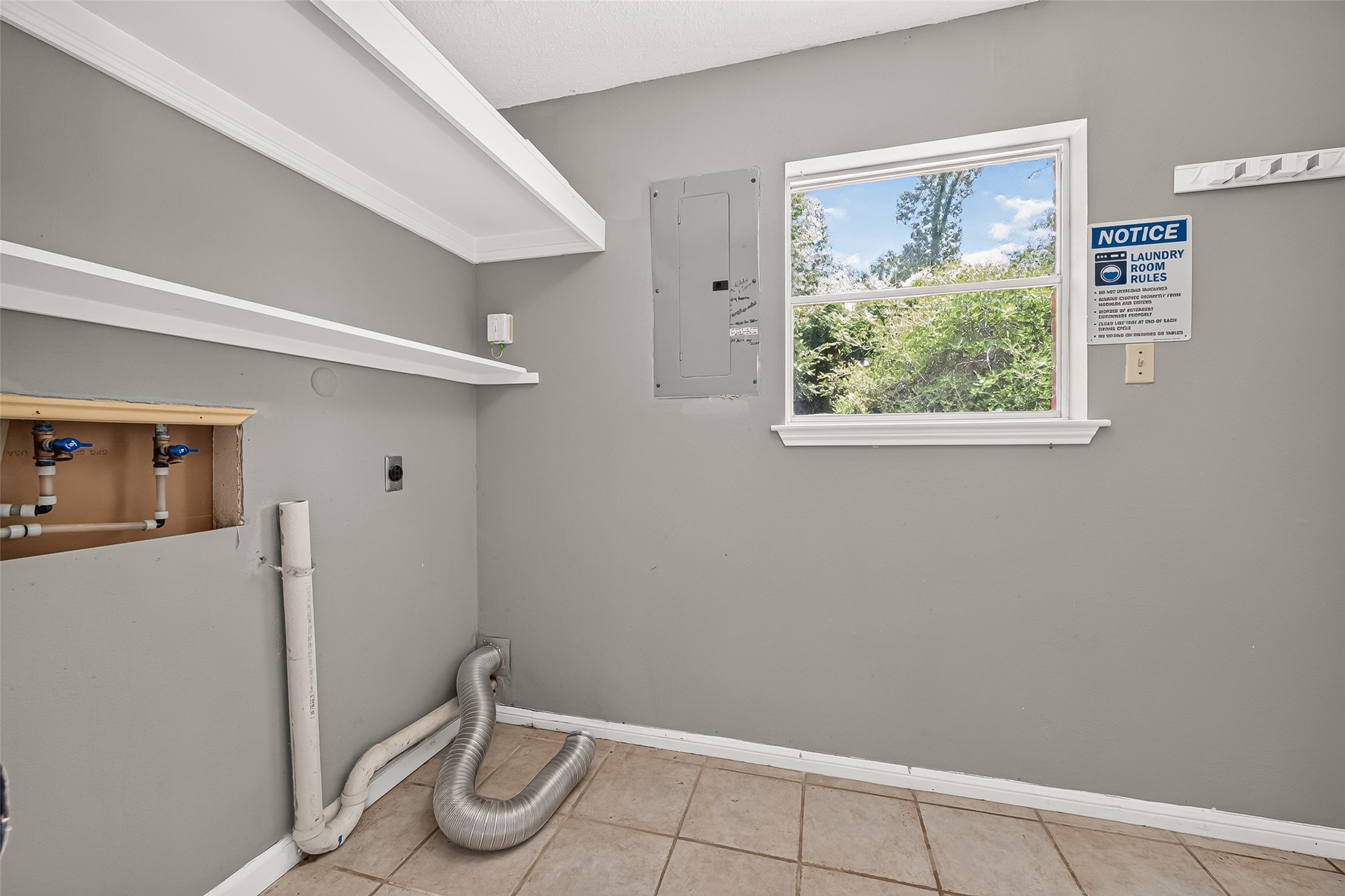 19002 Mirror Lake Drive Property Photo 36