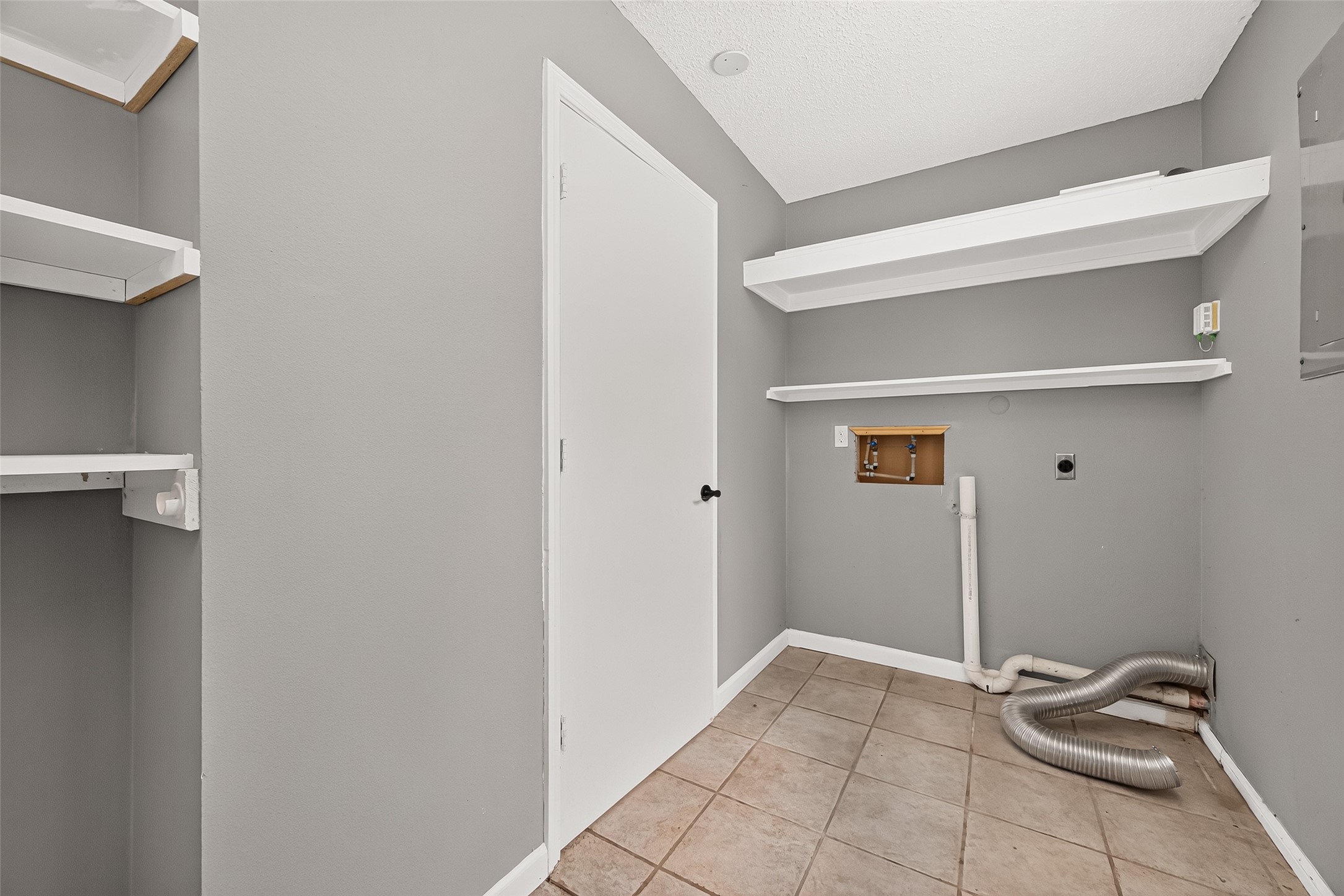 19002 Mirror Lake Drive Property Photo 37