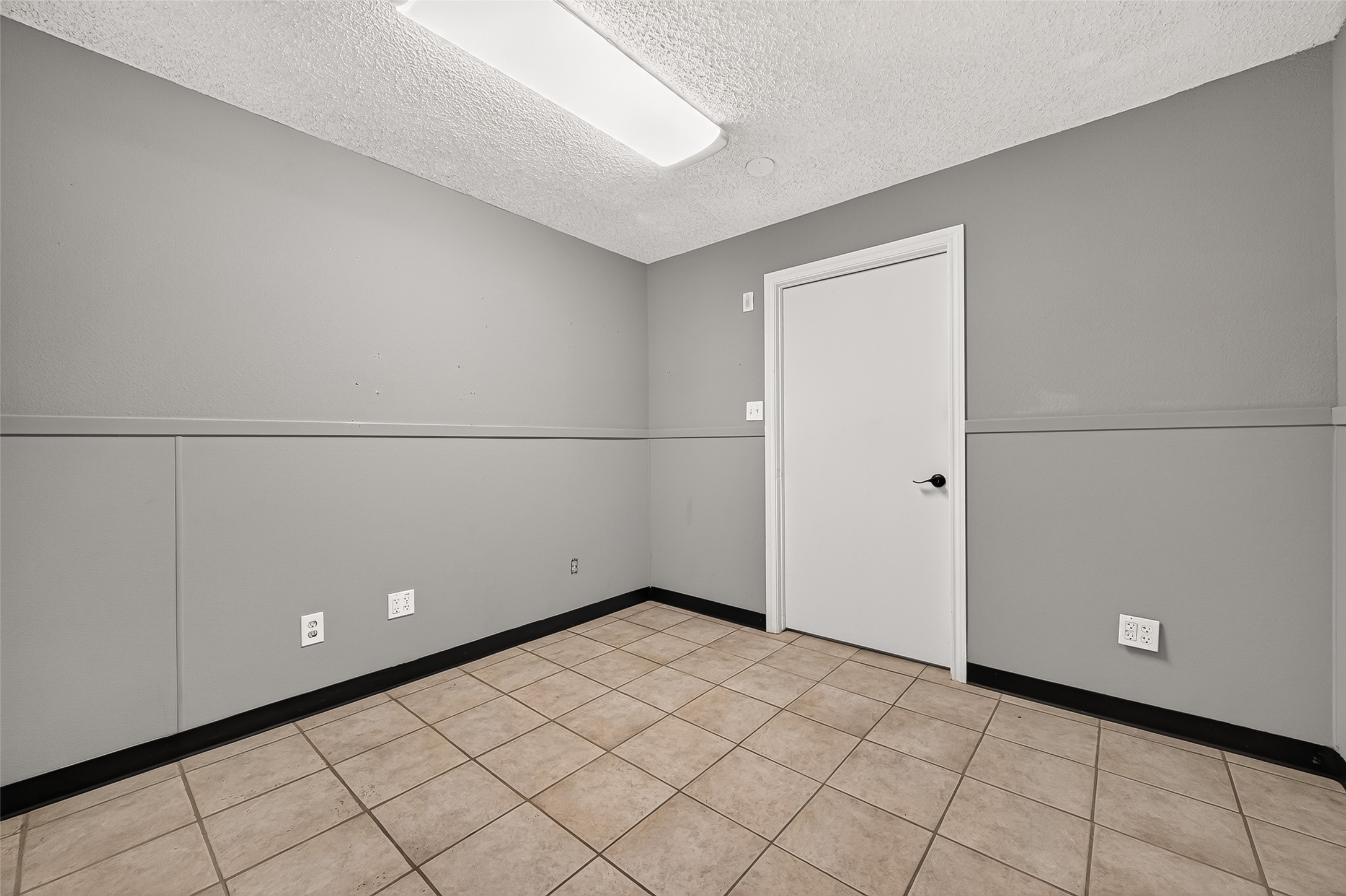 19002 Mirror Lake Drive Property Photo 42