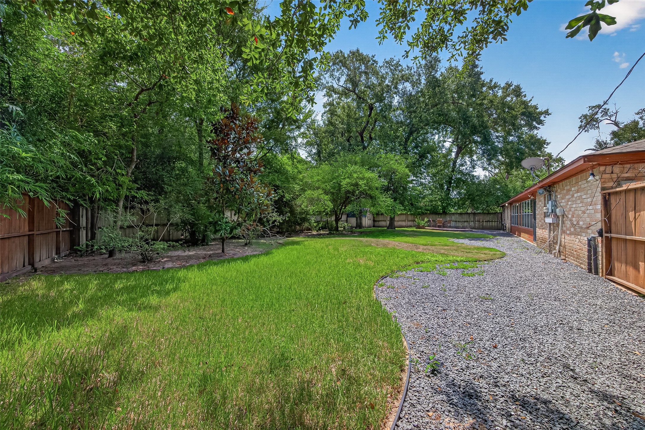 19002 Mirror Lake Drive Property Photo 44