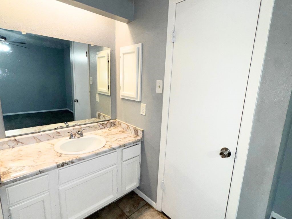 4806 Ripple Creek Drive Property Photo 17