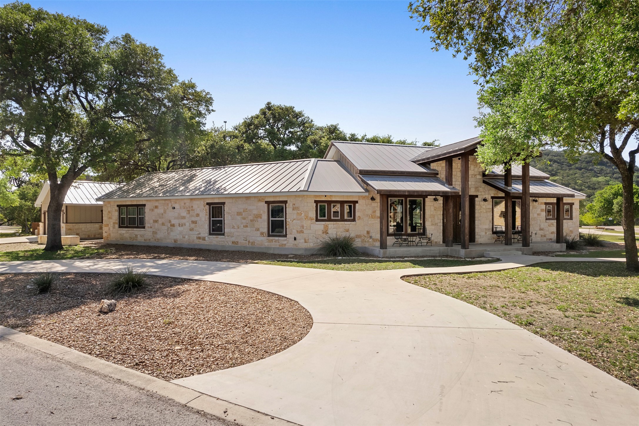 11 Stepping Stone Property Photo 2
