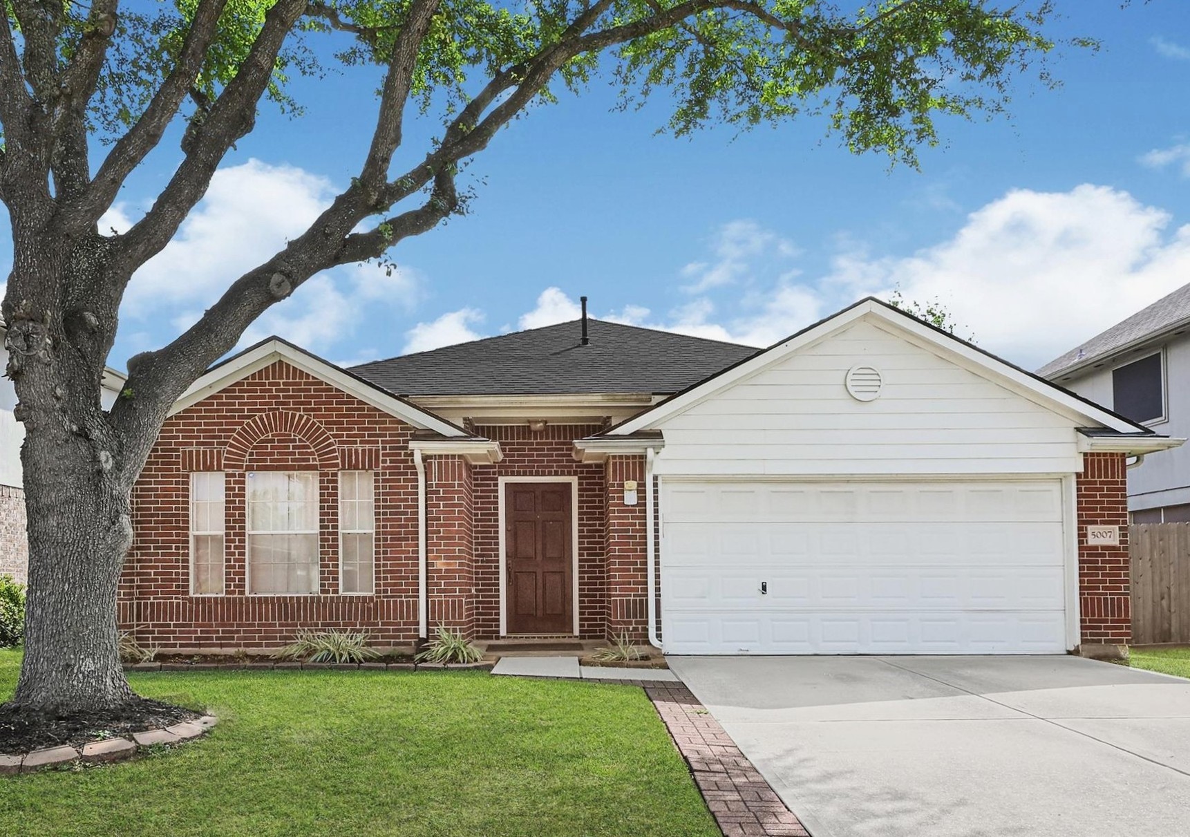 5007 Ridgeway Drive Property Photo 1