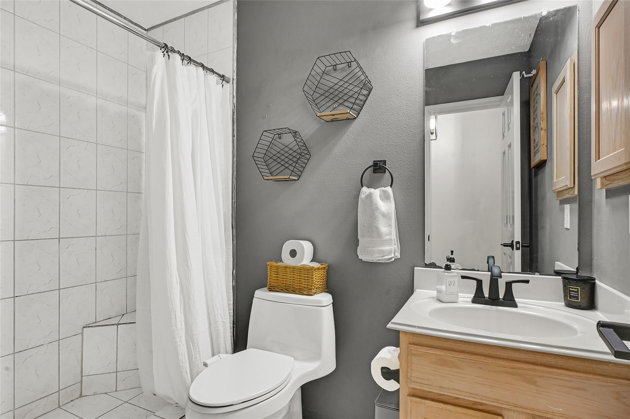 5007 Ridgeway Drive Property Photo 5