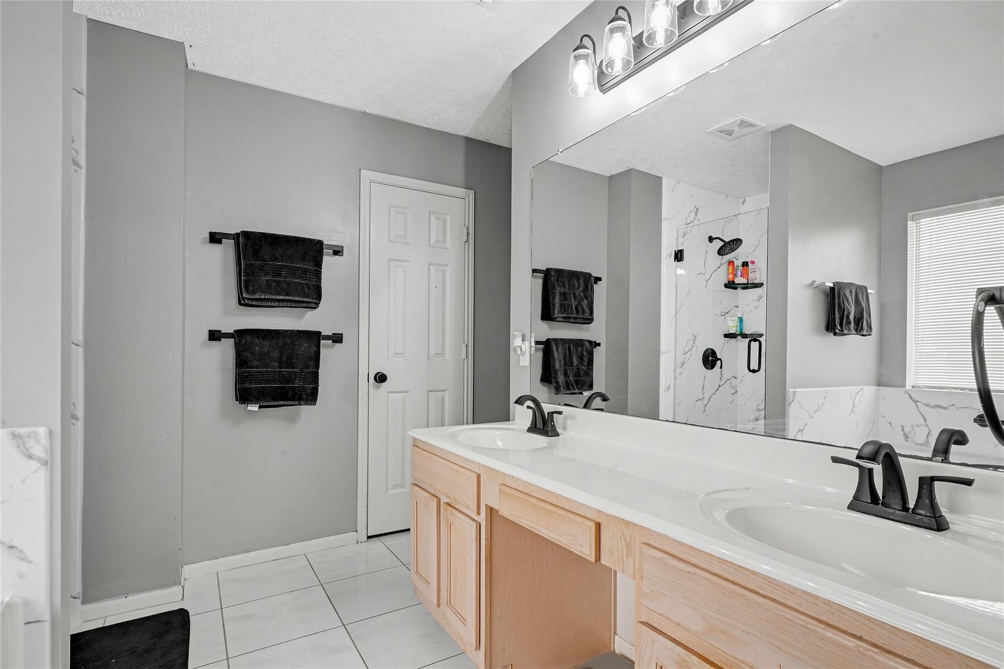5007 Ridgeway Drive Property Photo 6