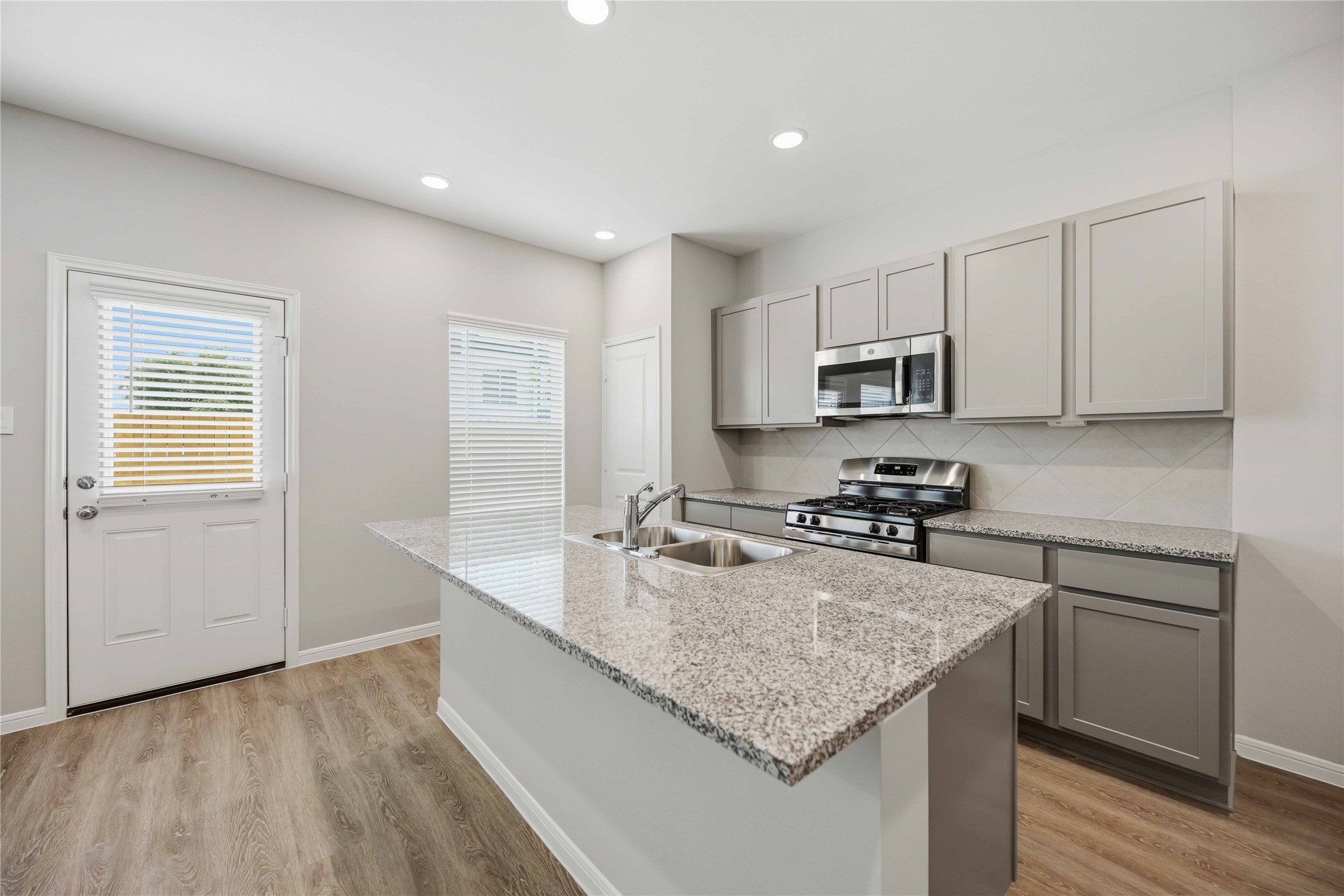 14741 Blooming Jasmine Trail Property Photo 9