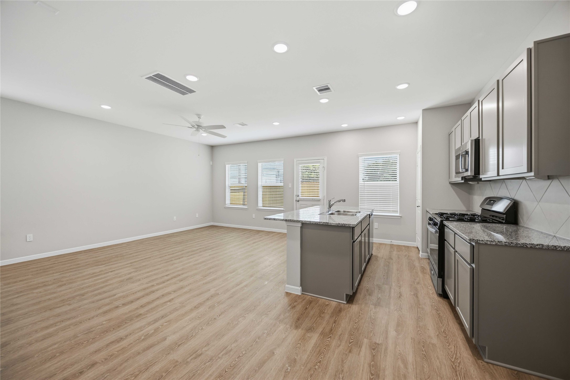 14741 Blooming Jasmine Trail Property Photo 11
