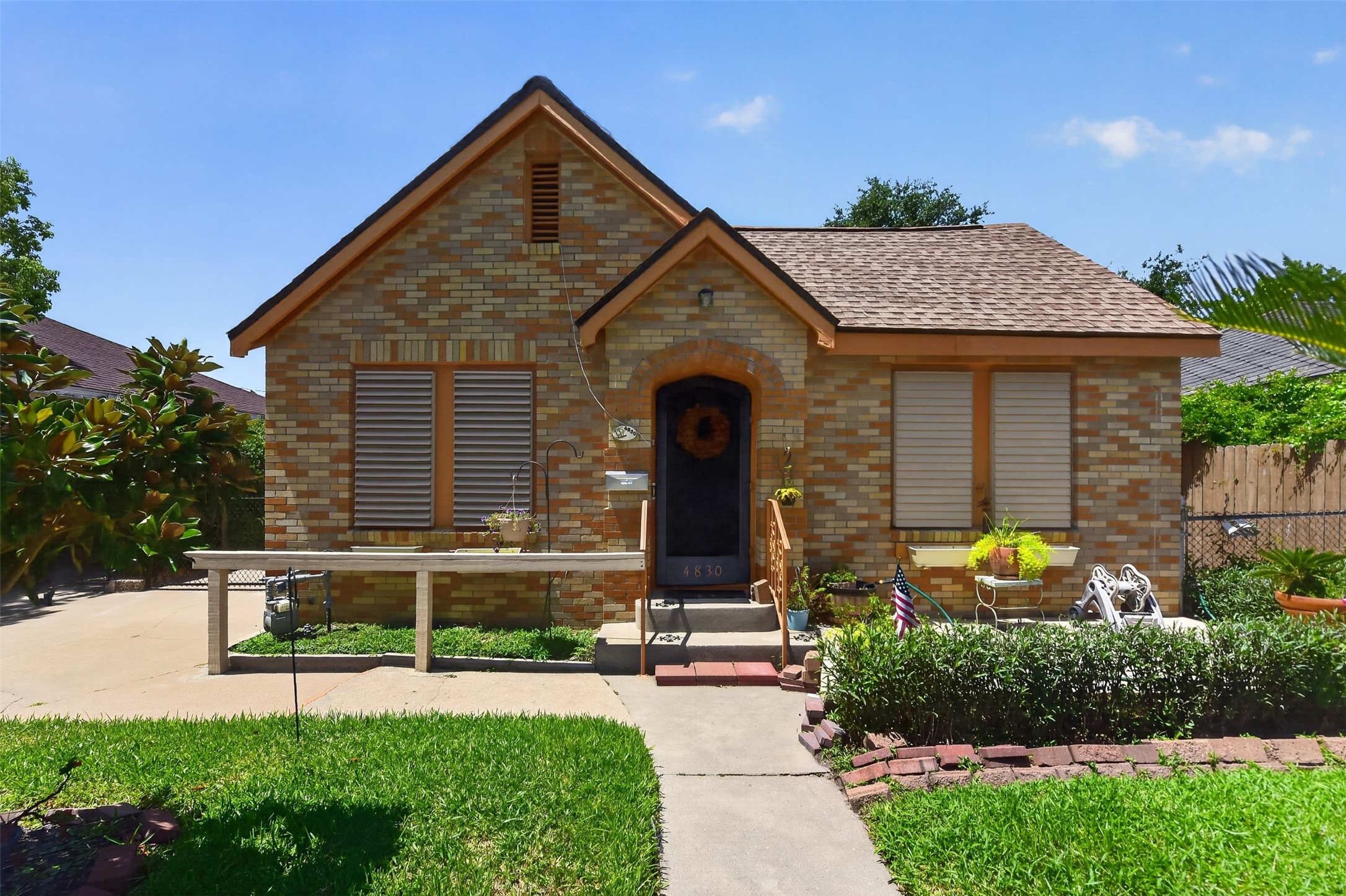 4830 Houston Drive Property Photo
