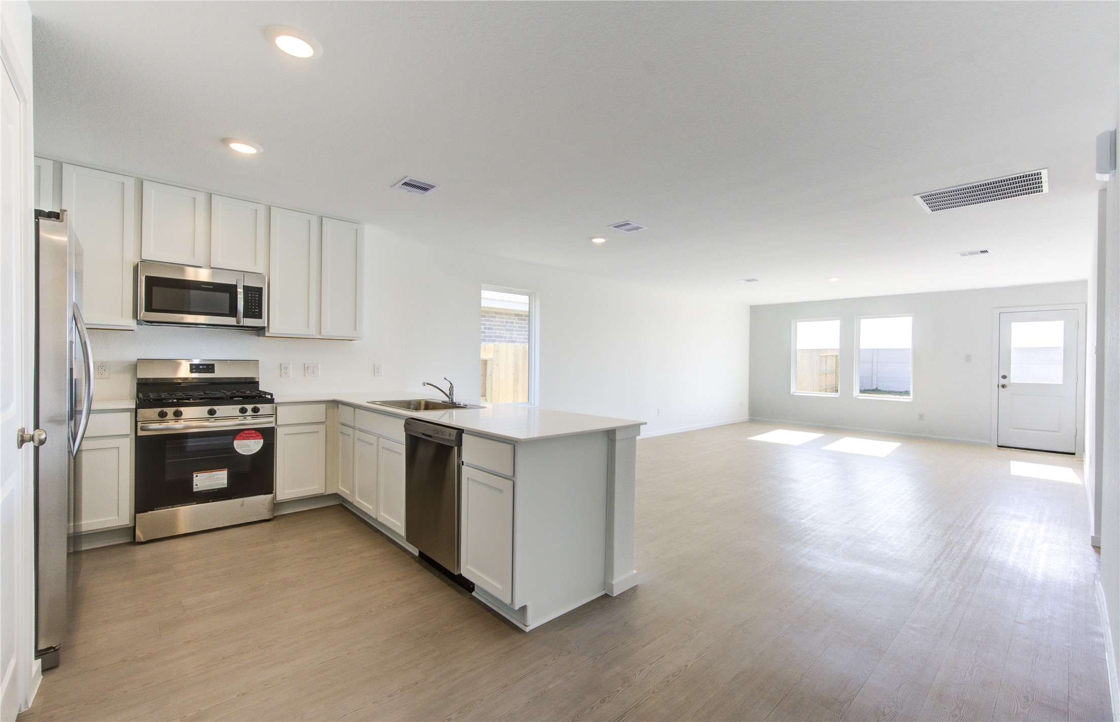 26627 Pampas Grass Lane Property Photo 4
