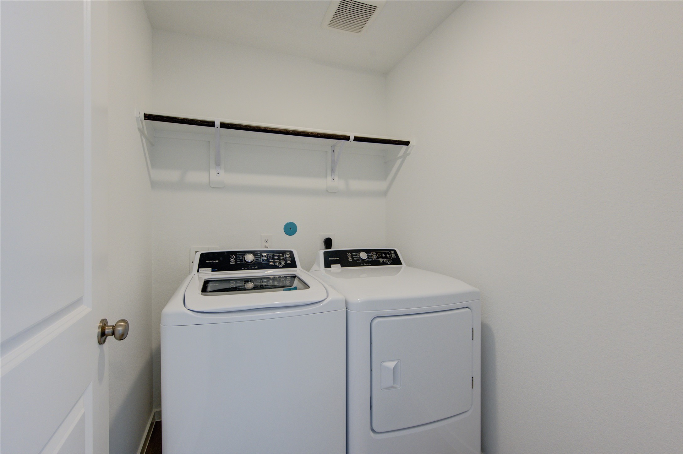 26627 Pampas Grass Lane Property Photo 6