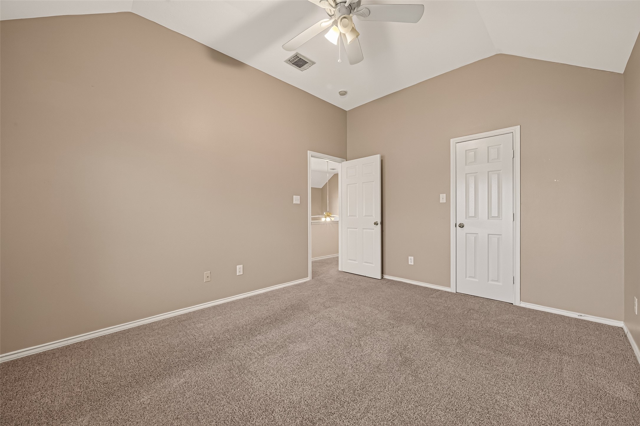 4806 Lake Daniel Court Property Photo 17