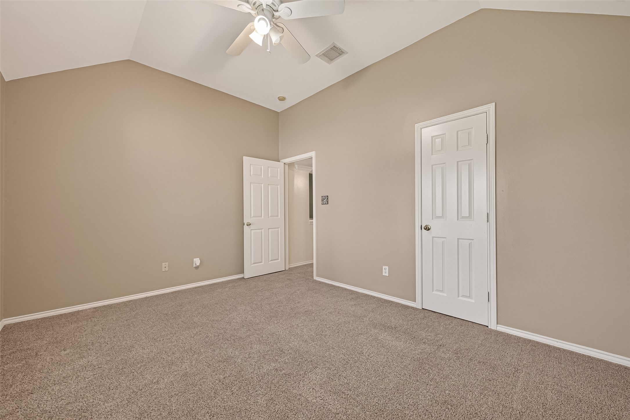4806 Lake Daniel Court Property Photo 23