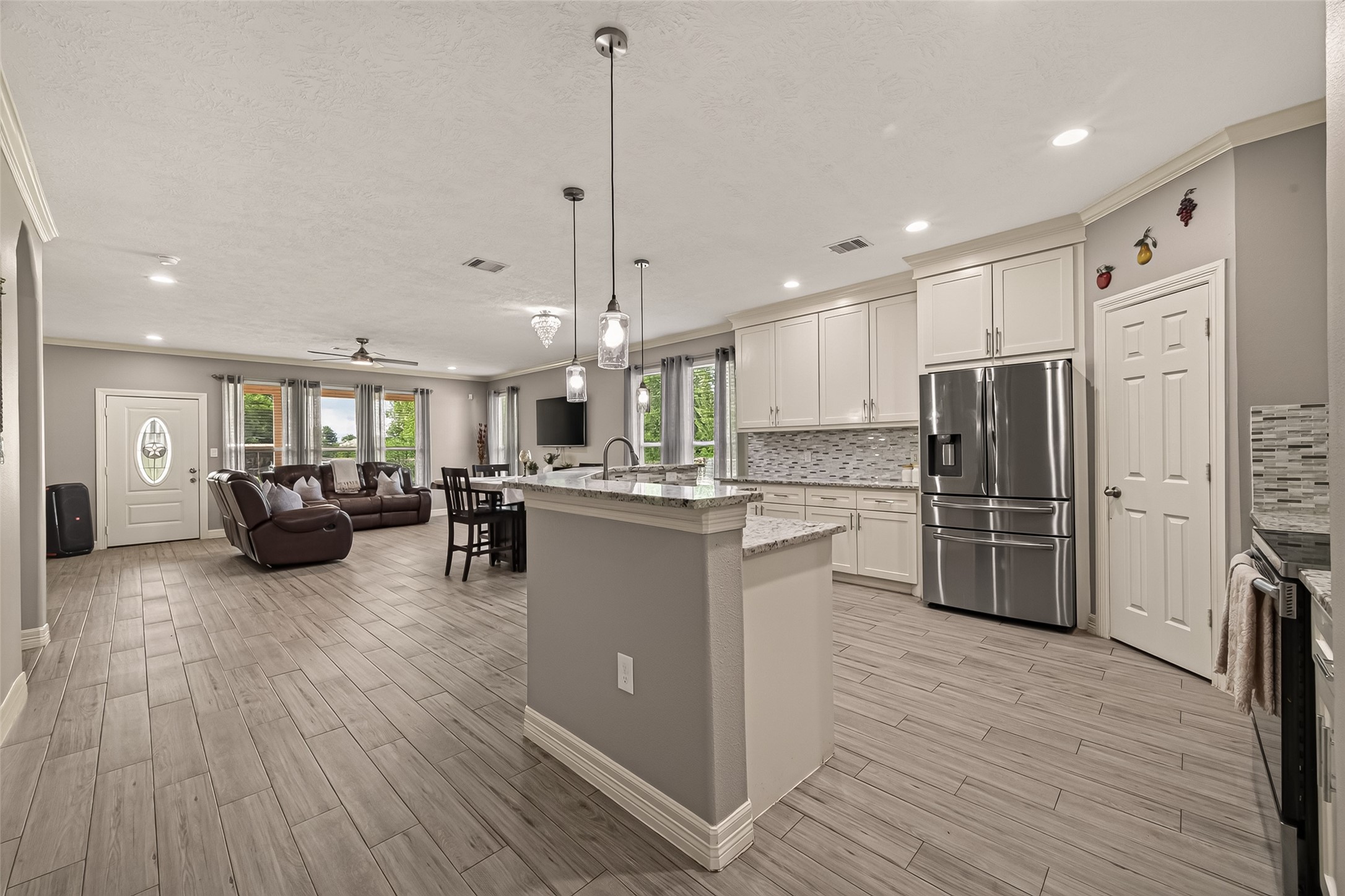 709 Coen Road Property Photo 16