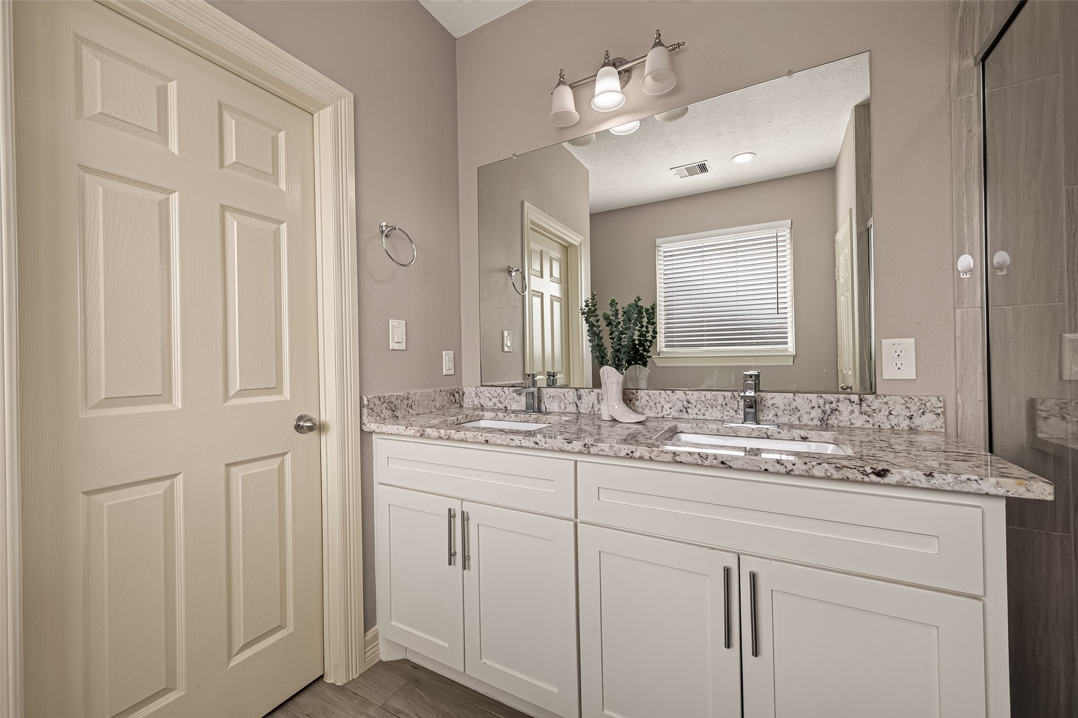 709 Coen Road Property Photo 35