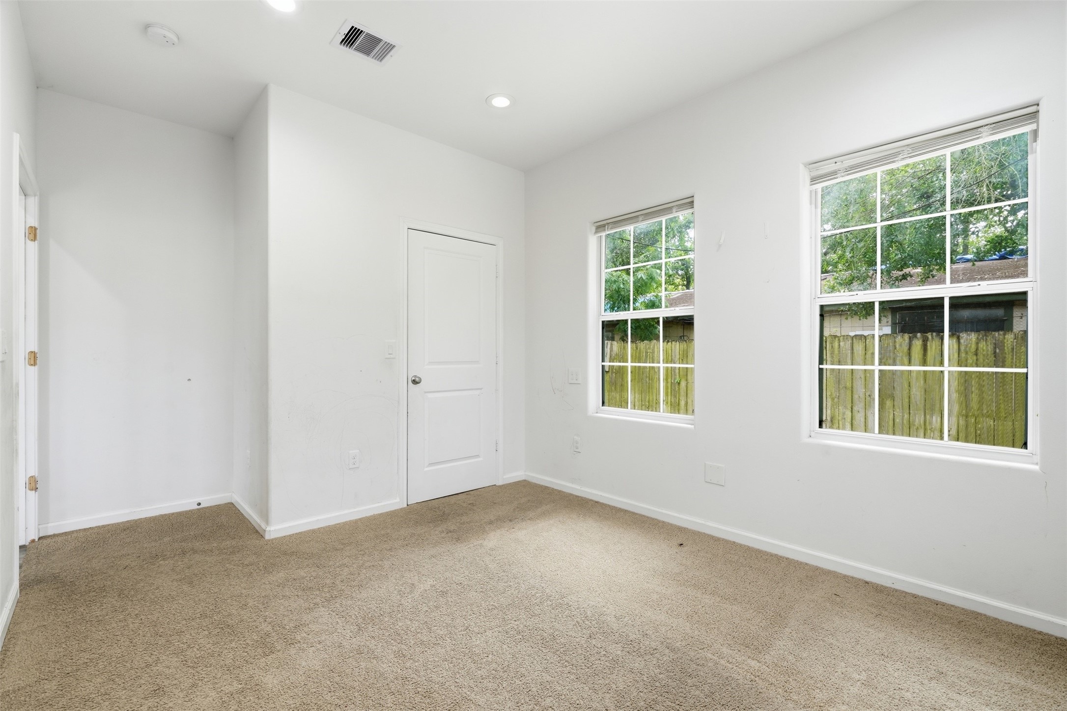 8708 Lawnridge Street Property Photo 15