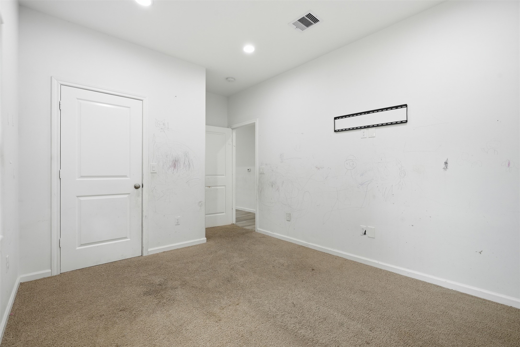 8708 Lawnridge Street Property Photo 18