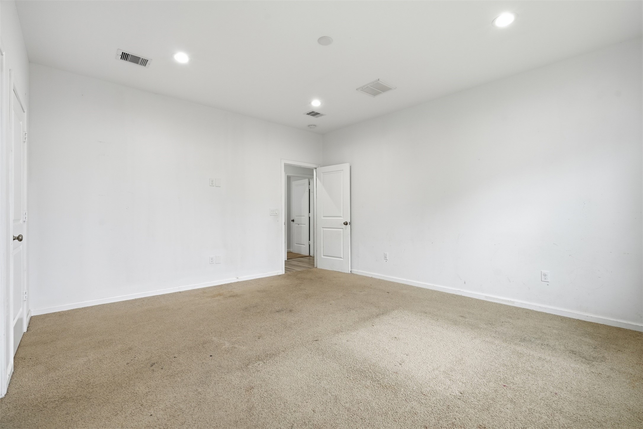 8708 Lawnridge Street Property Photo 21