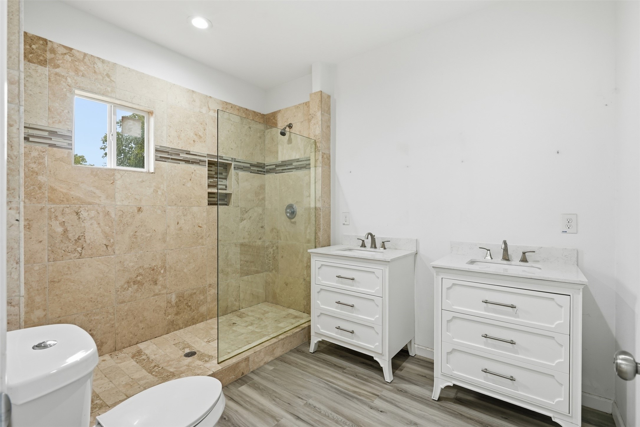 8708 Lawnridge Street Property Photo 22