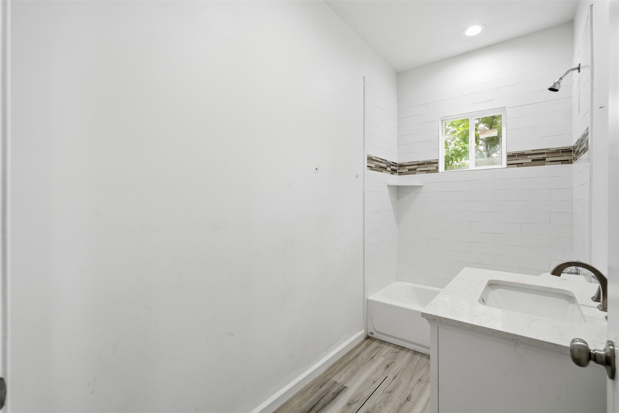 8708 Lawnridge Street Property Photo 23