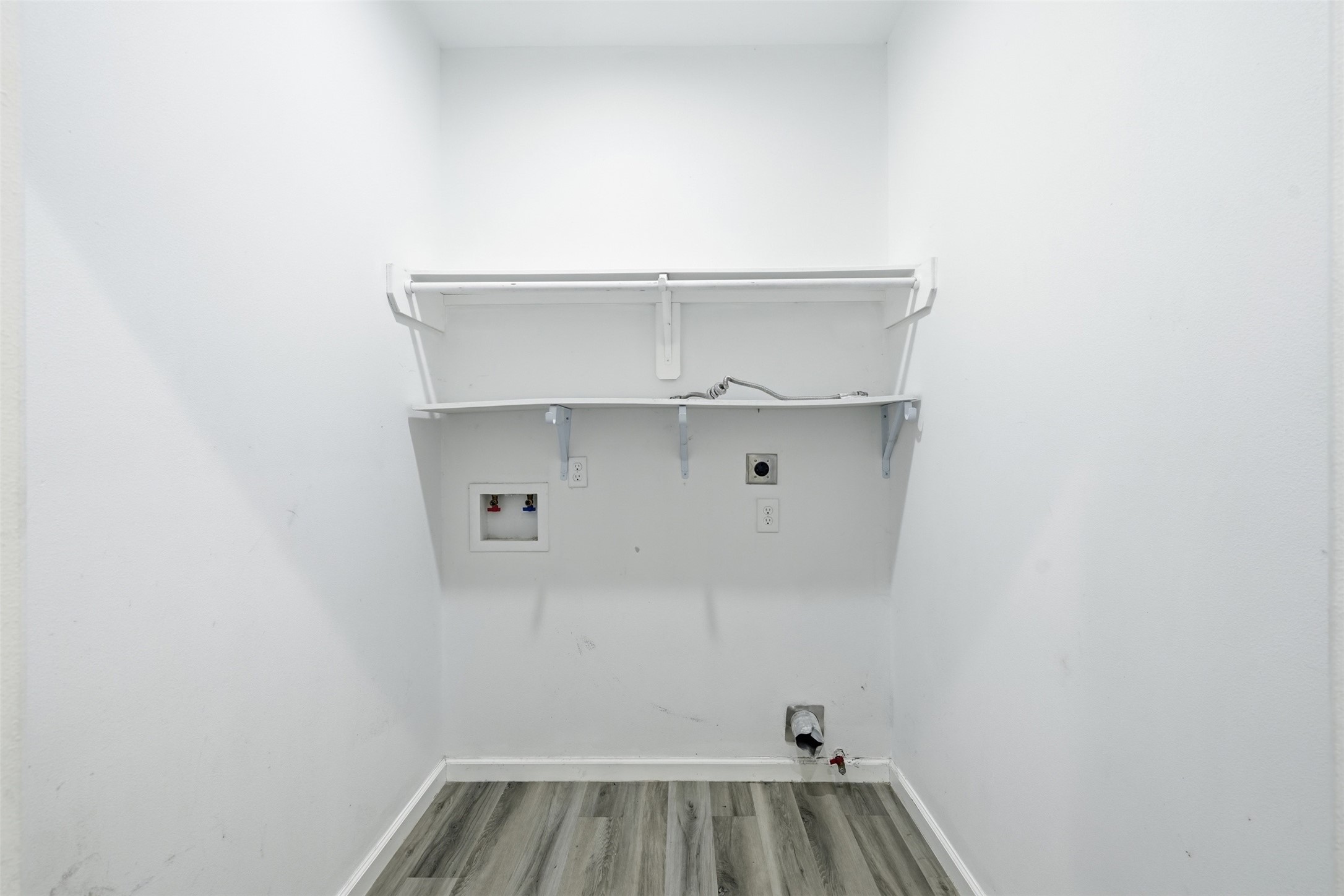 8708 Lawnridge Street Property Photo 24