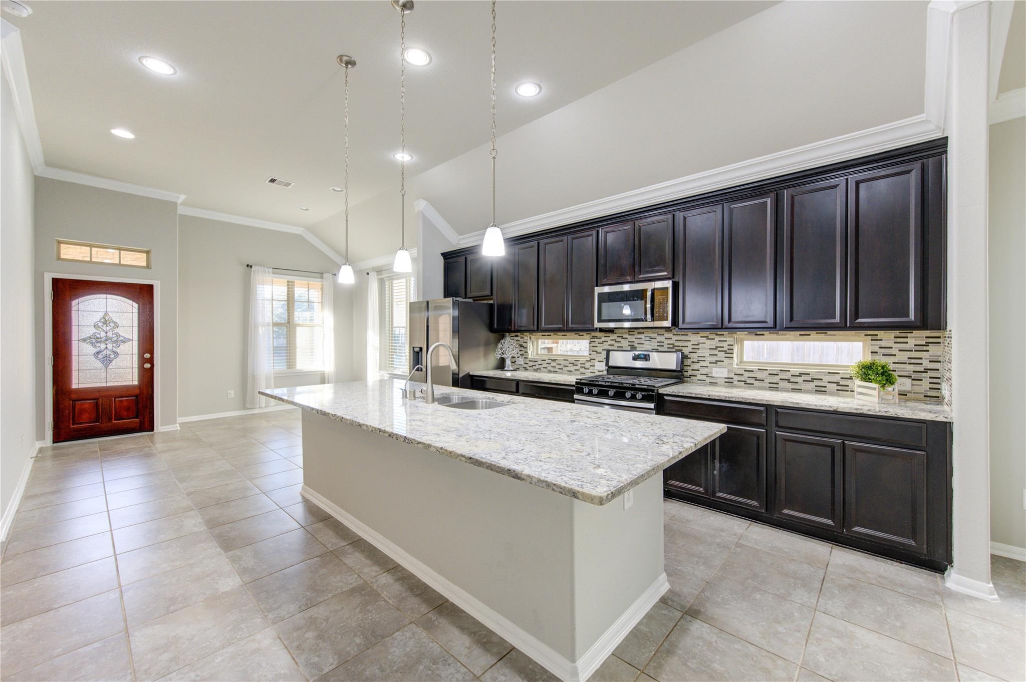 5314 Silver Ledge Drive Property Photo 6