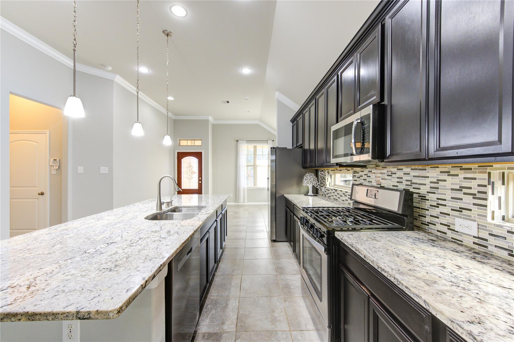5314 Silver Ledge Drive Property Photo 10