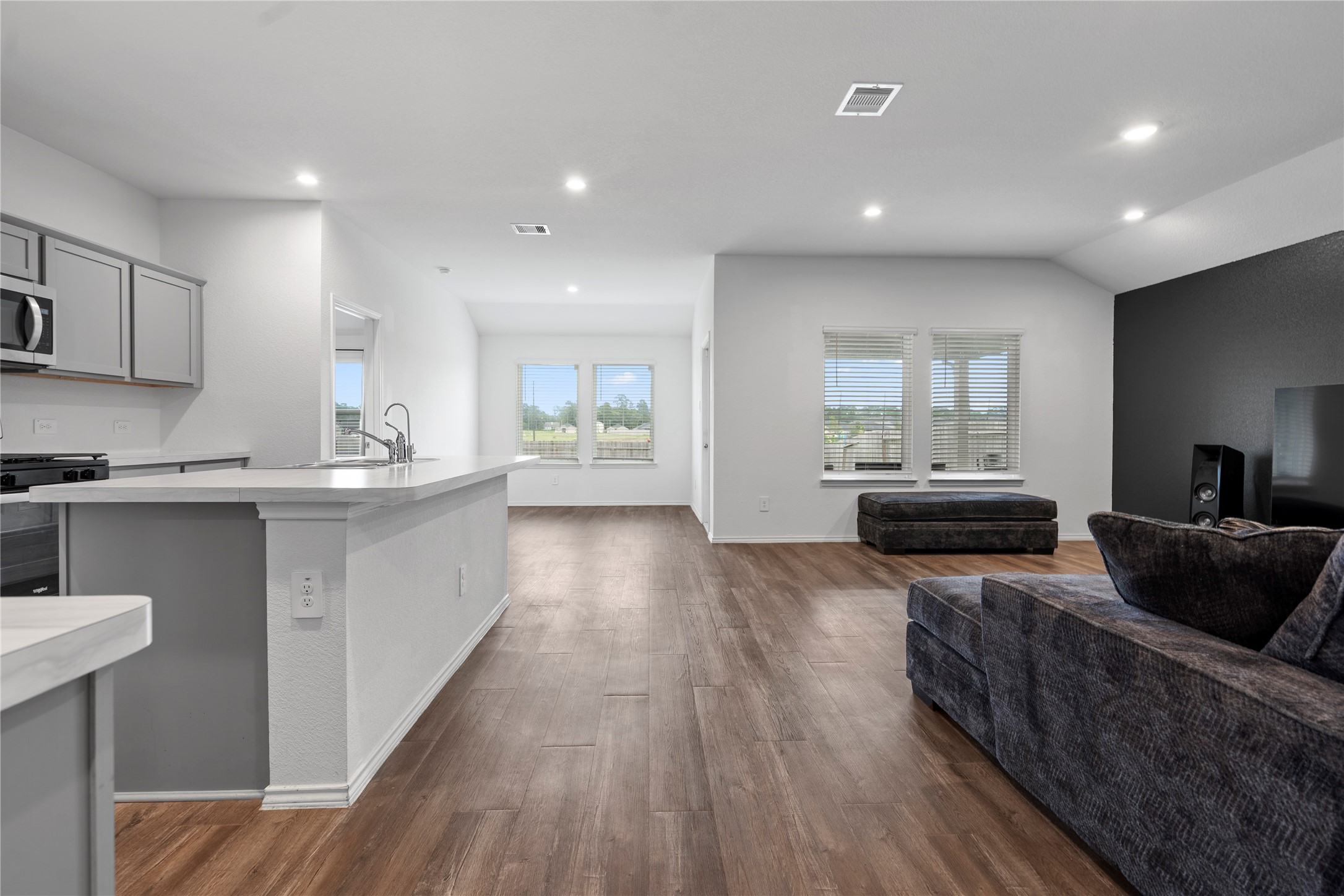 24737 Mountain Tree Drive Property Photo 2