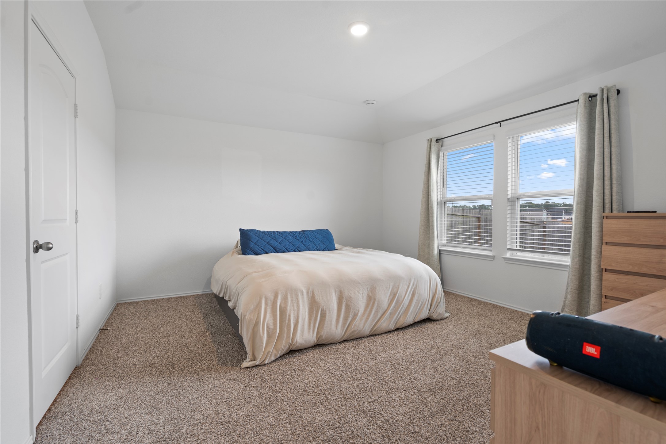 24737 Mountain Tree Drive Property Photo 9