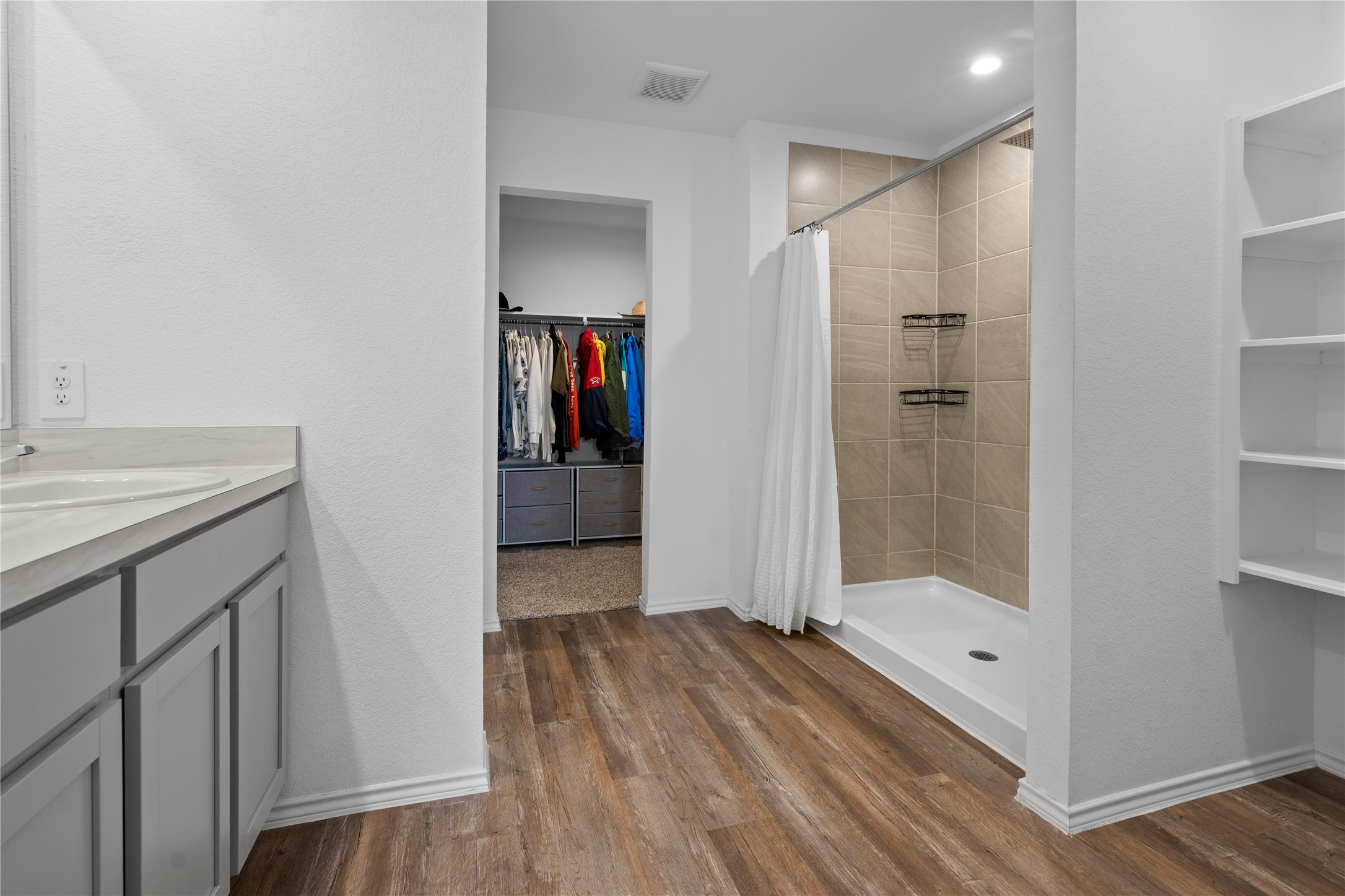 24737 Mountain Tree Drive Property Photo 12