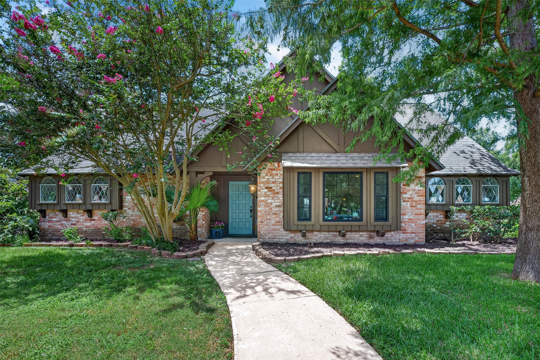 4114 Willow Hill Drive Property Photo 1
