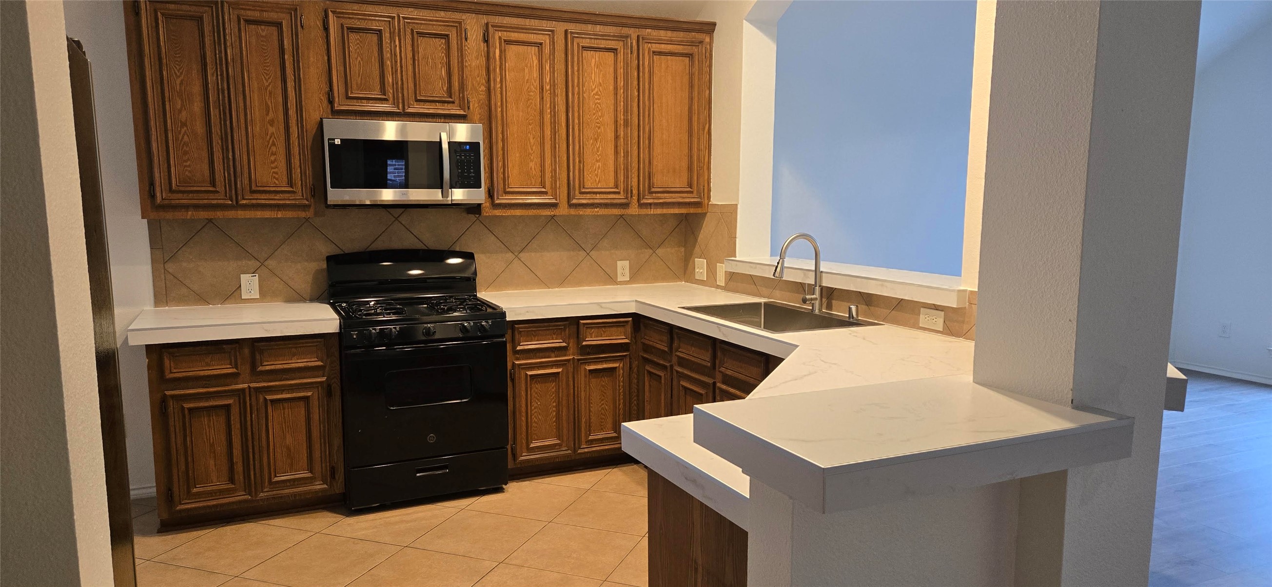 14119 Englewood Park Lane Property Photo 2