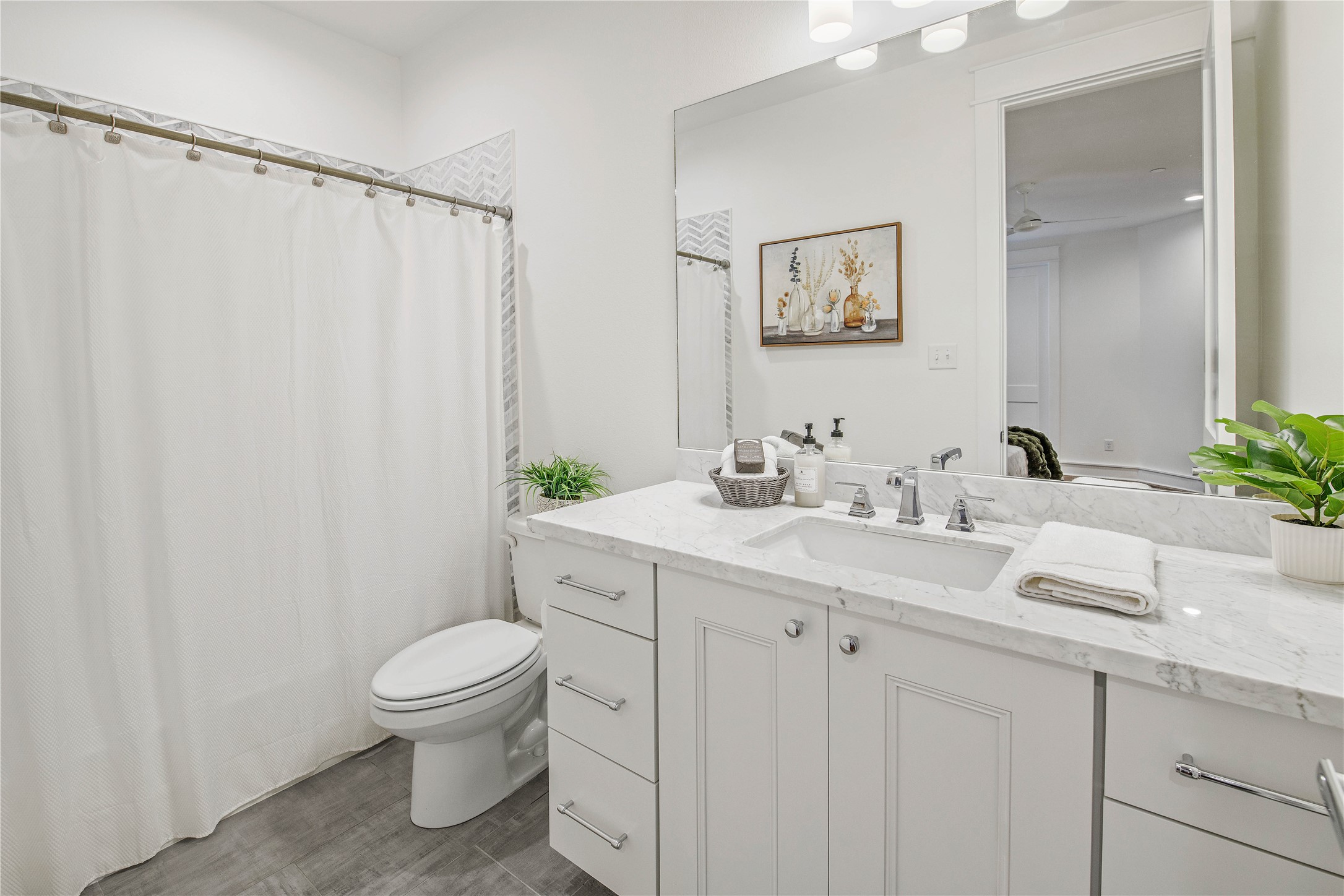206 Tarrow Property Photo 42