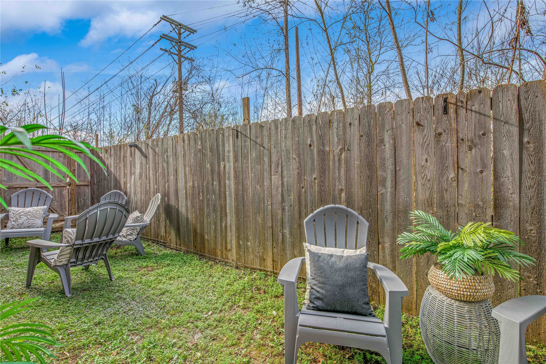 206 Tarrow Property Photo 45