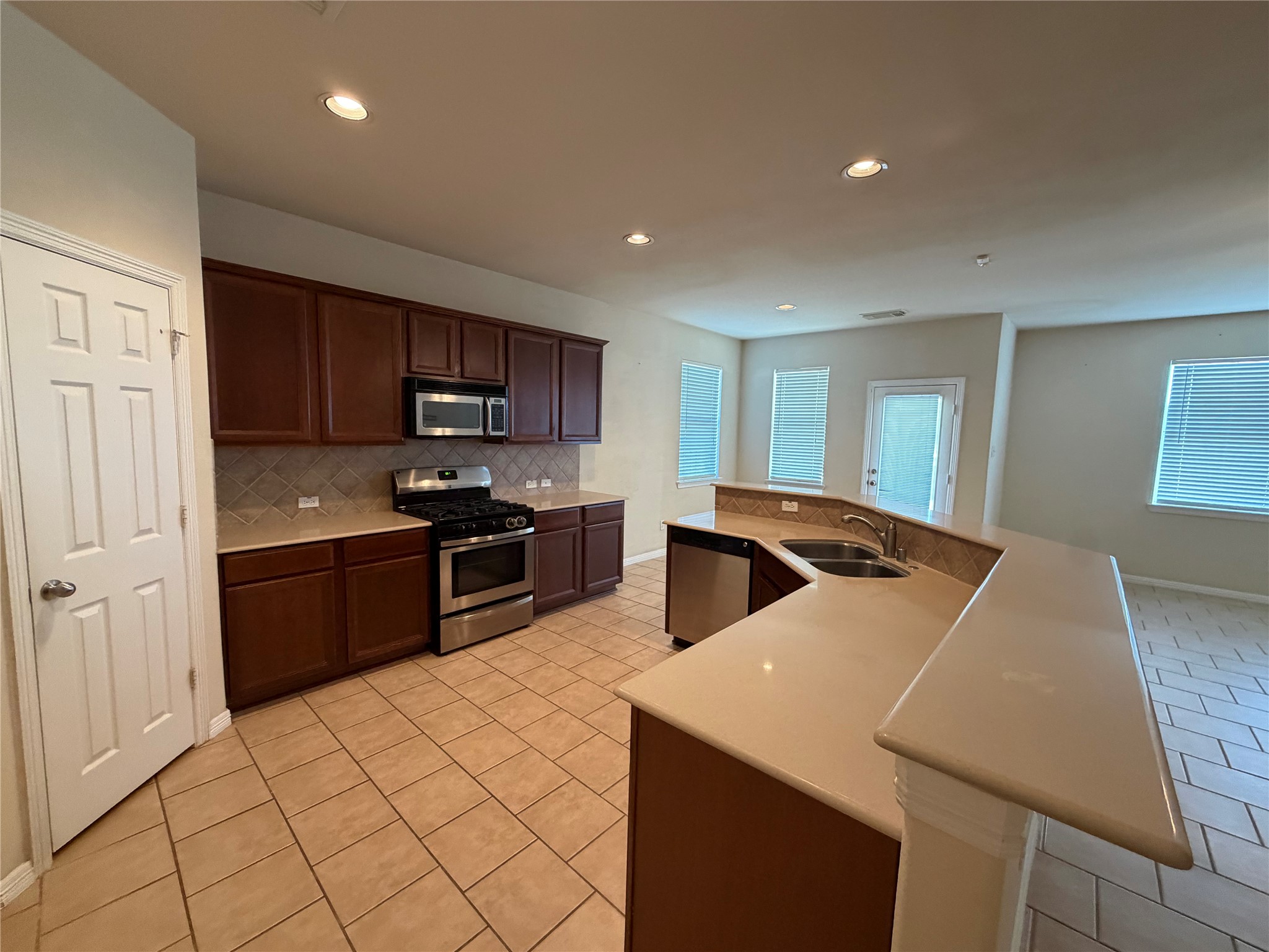 3102 Avory Ridge Lane Property Photo 8