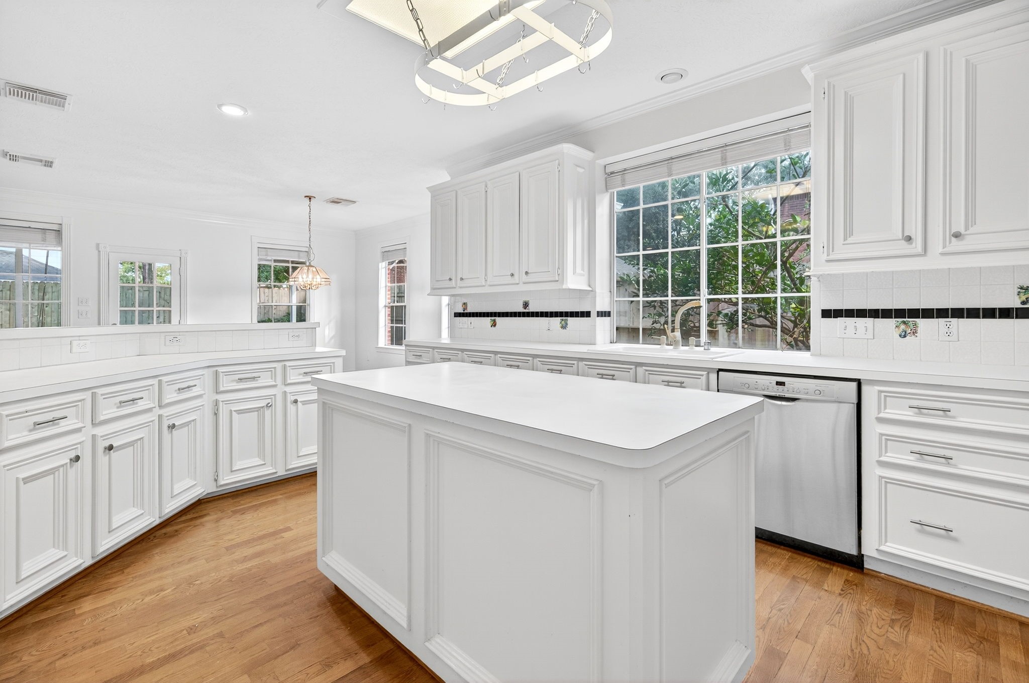 1022 Pinewood Lane Property Photo 14