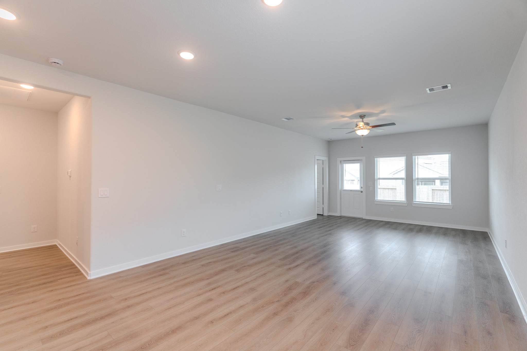 8555 Blueberry Ash Street Property Photo 9