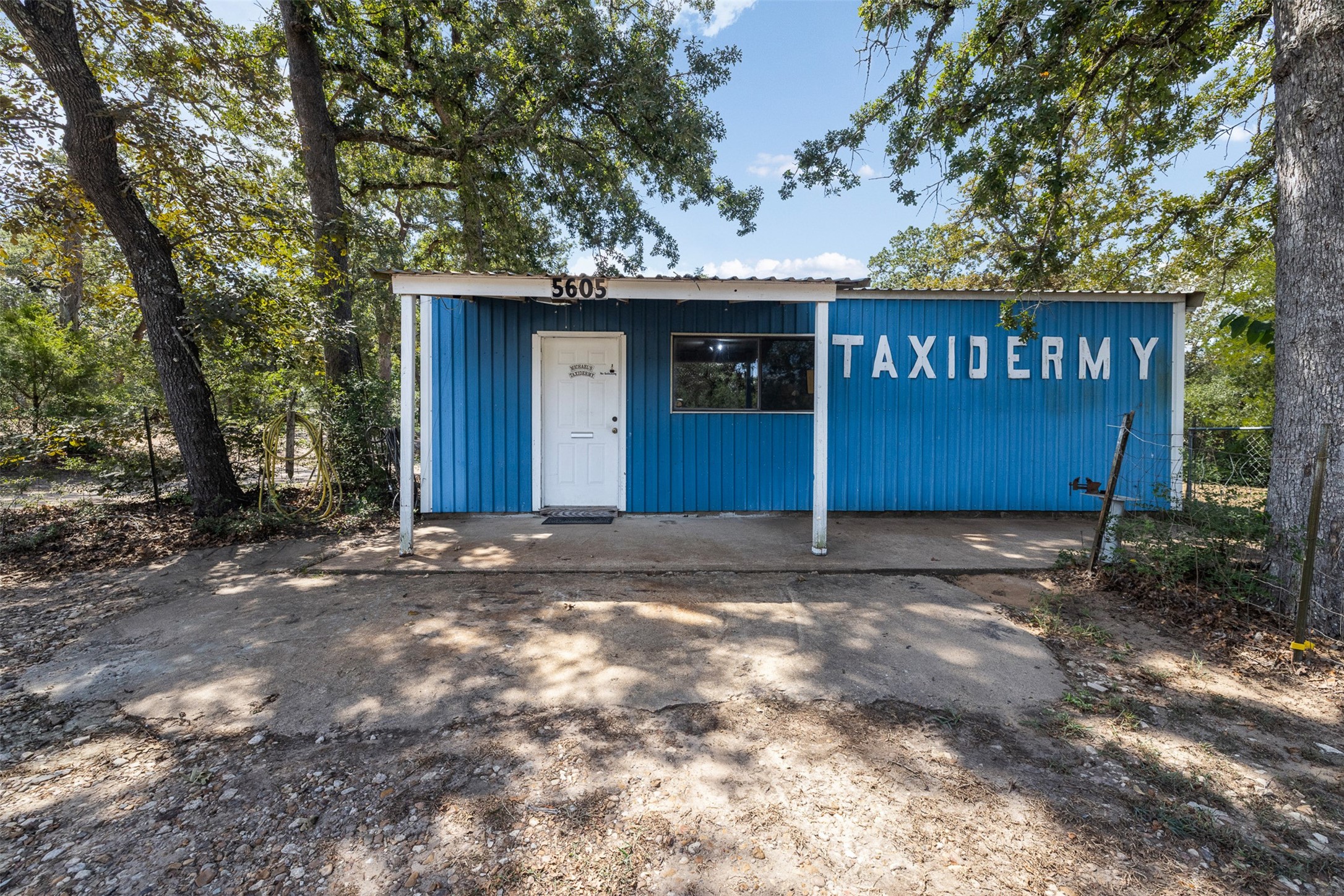 5605 Highway 290 W W Property Photo 2