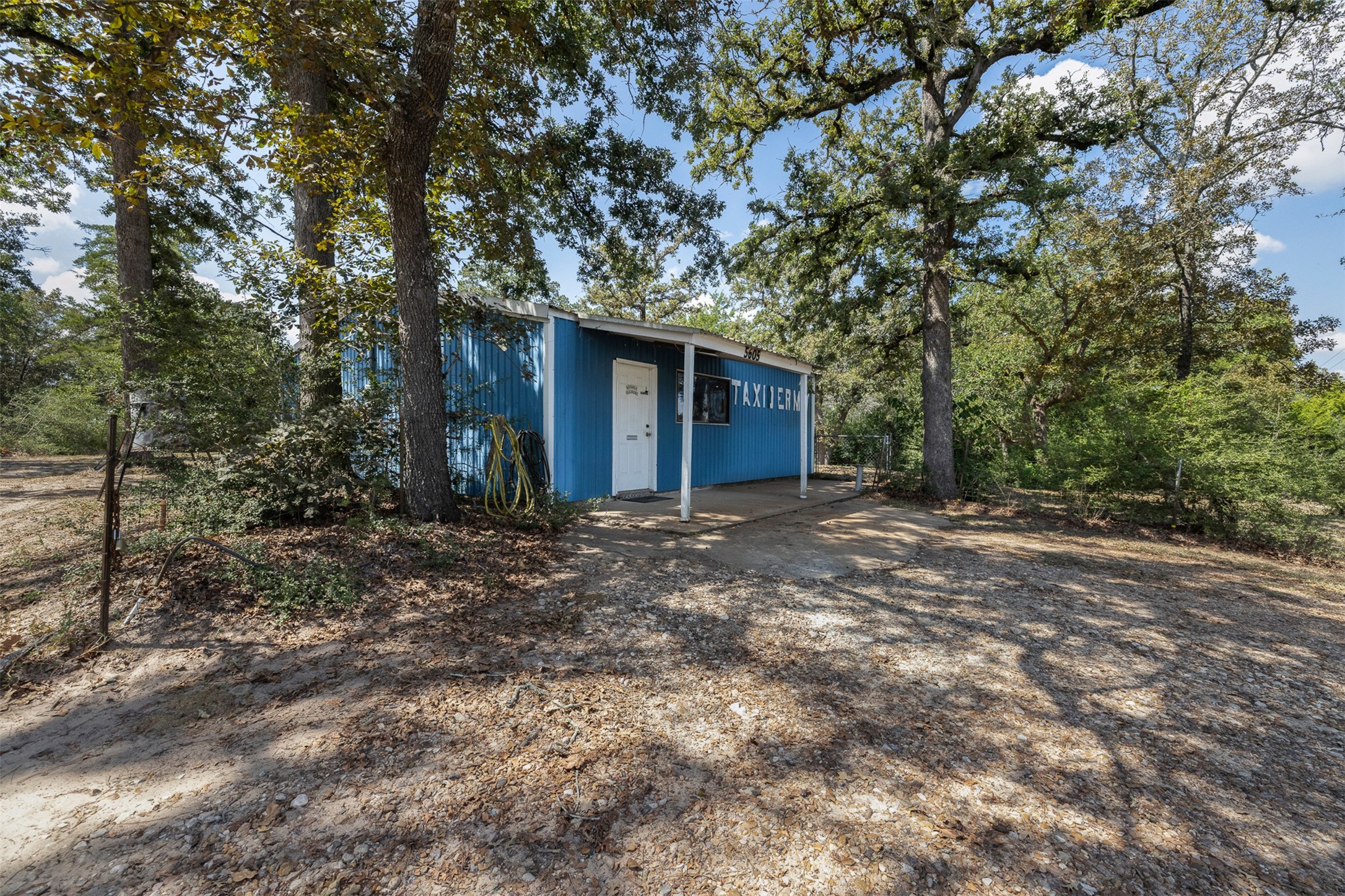 5605 Highway 290 W W Property Photo 3