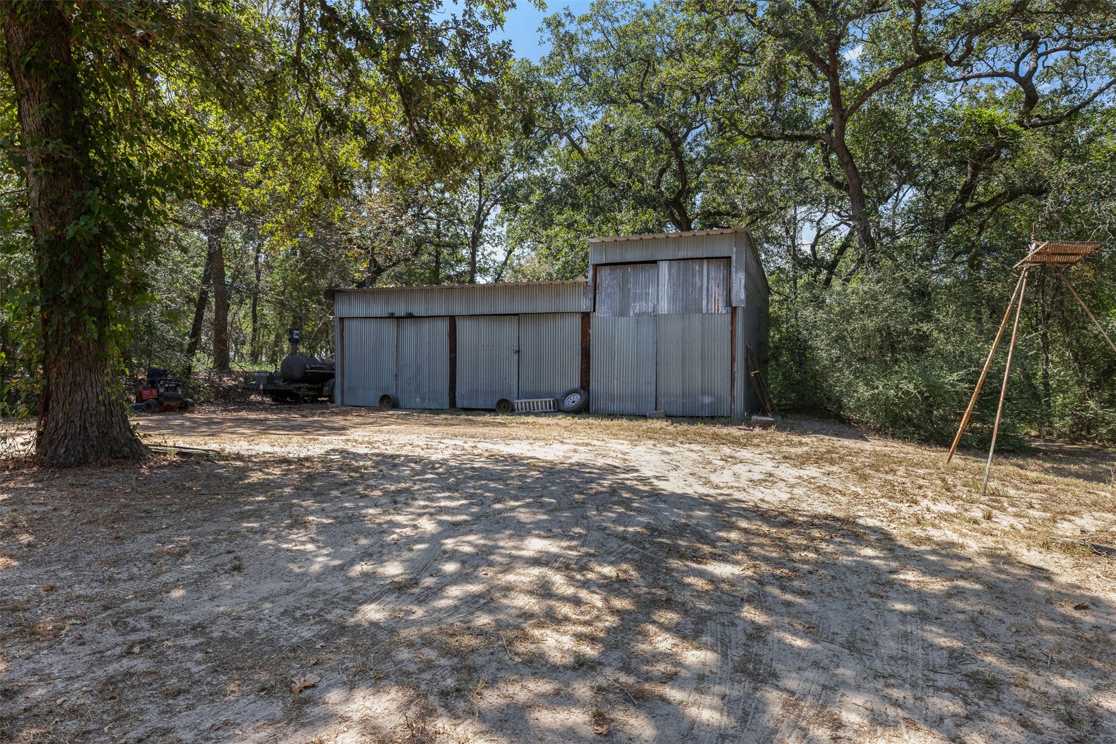5605 Highway 290 W W Property Photo 6