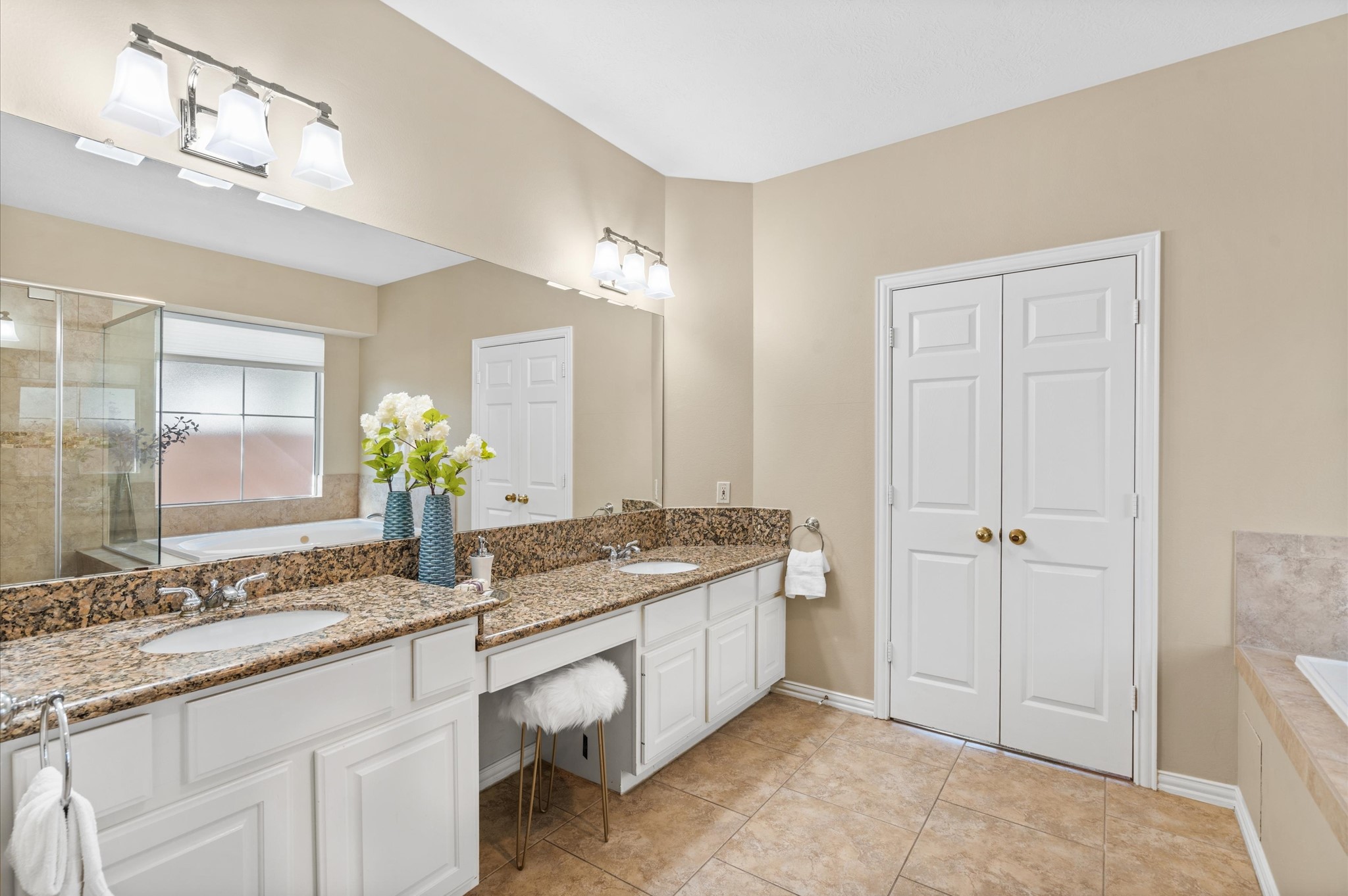 5319 Deerbourne Chase Drive Property Photo 19