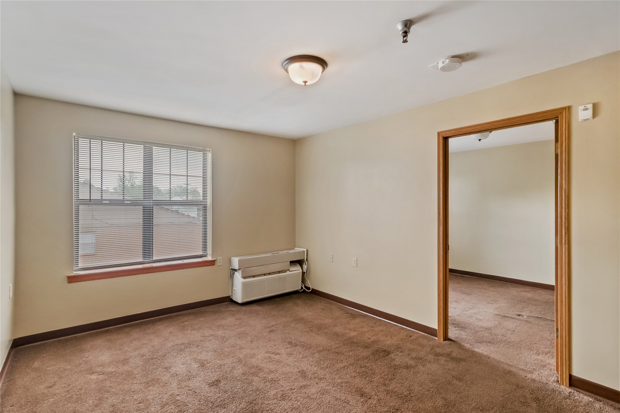 60 N Montgomery Street Property Photo 7