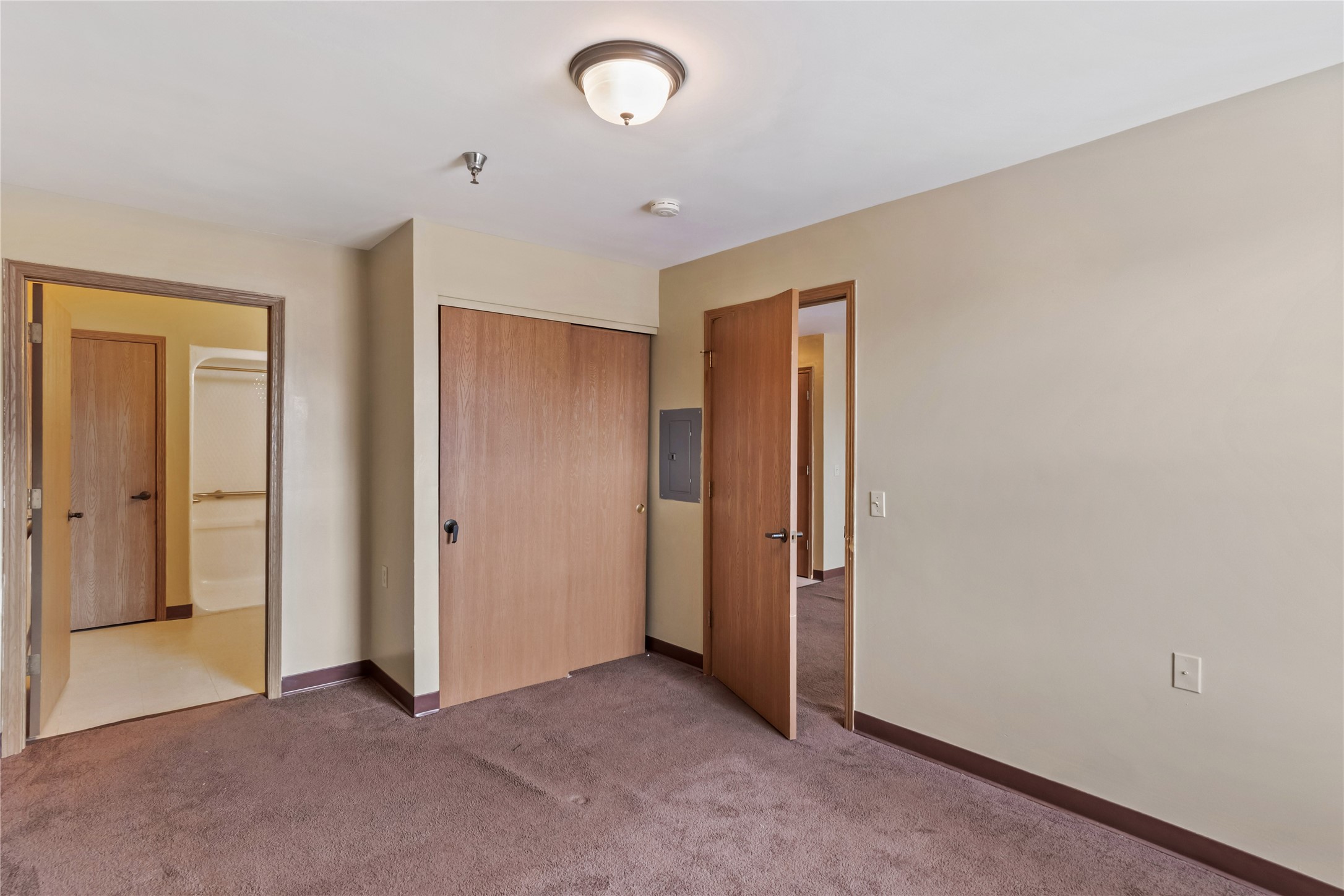 60 N Montgomery Street Property Photo 8