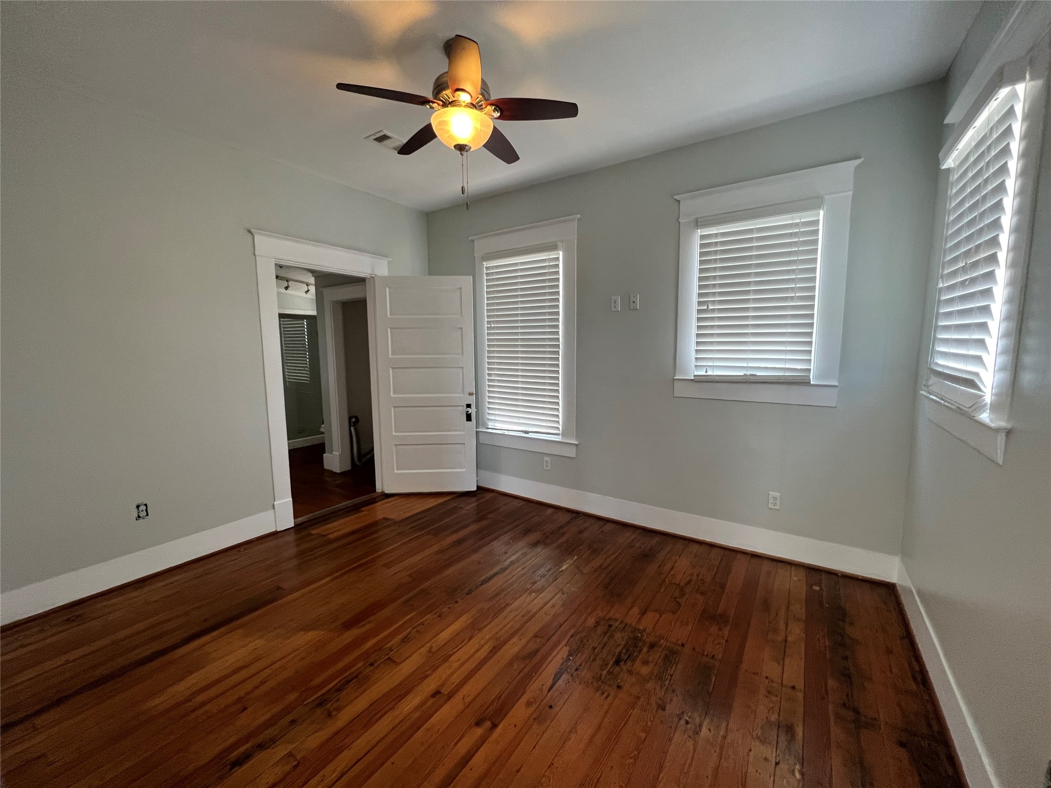 801 University Boulevard Property Photo 7
