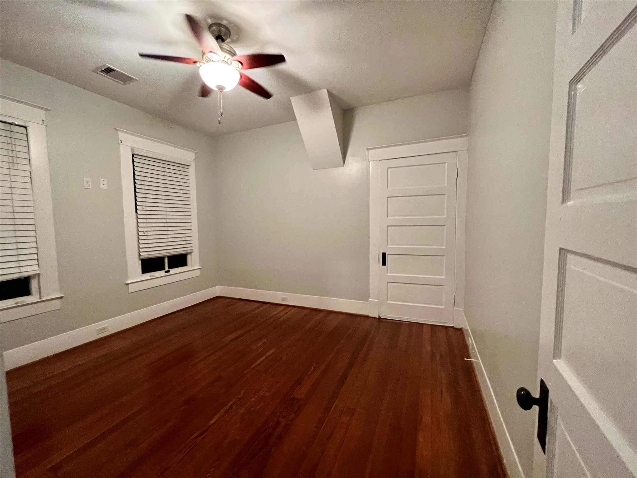 801 University Boulevard Property Photo 9
