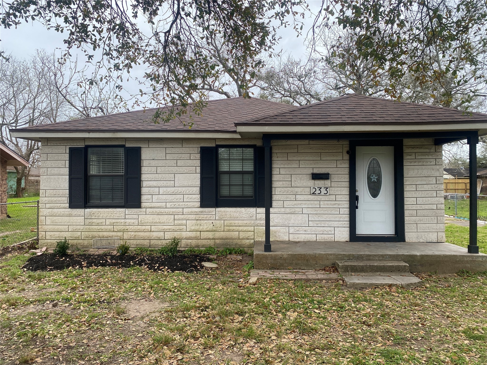 233 W Marion Street Property Photo