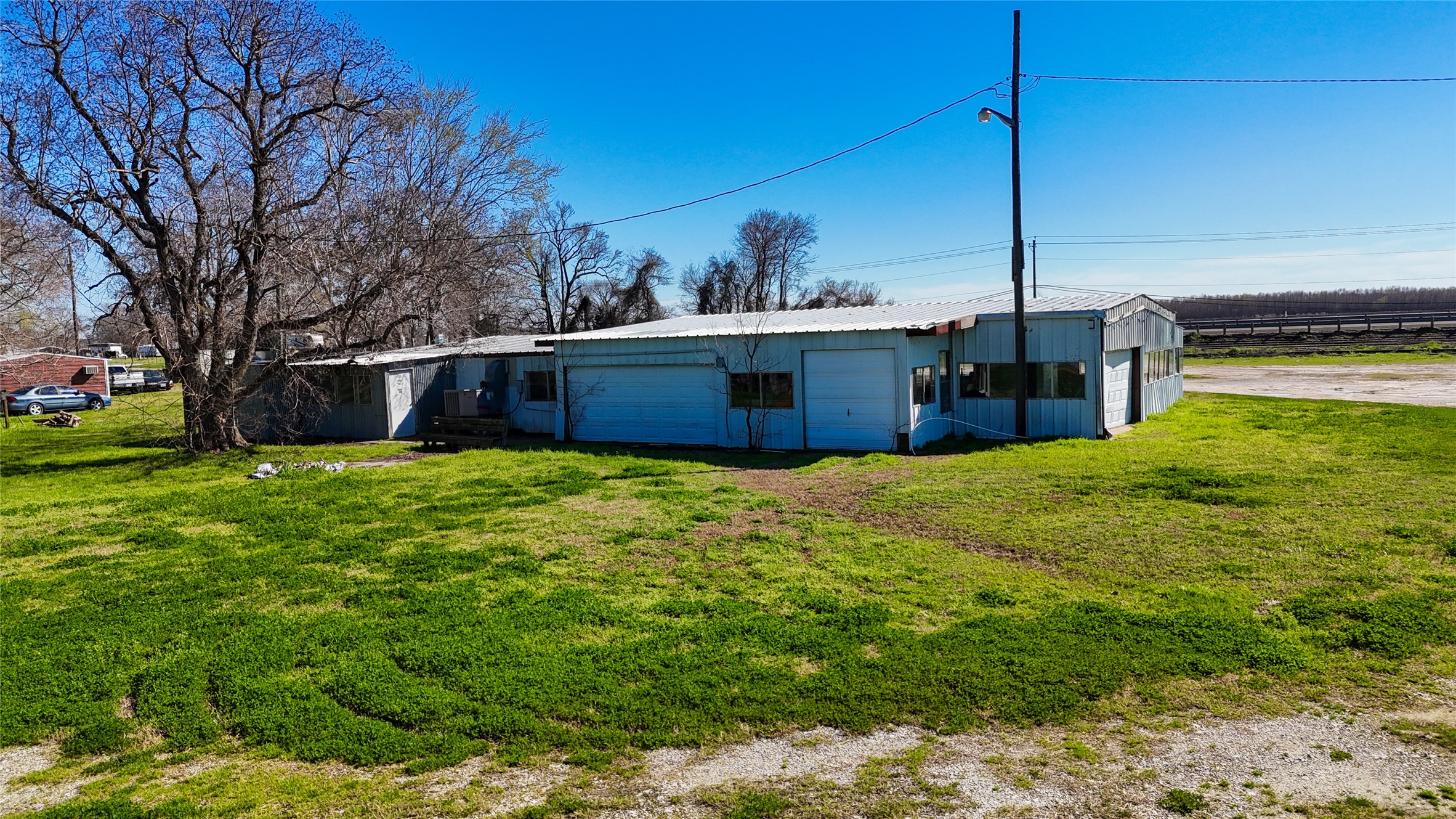 224 Steinback Property Photo 5