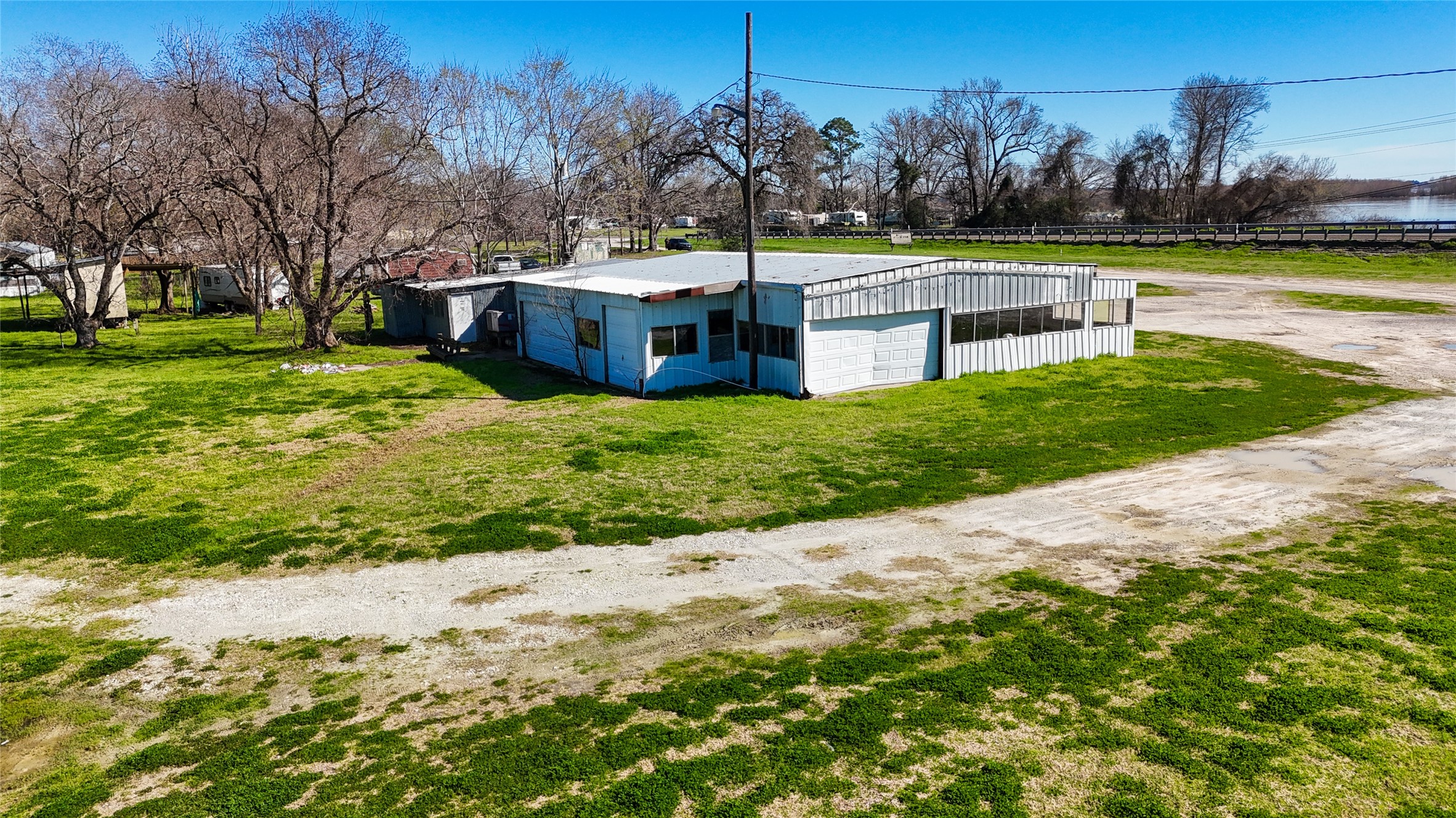224 Steinback Property Photo 6