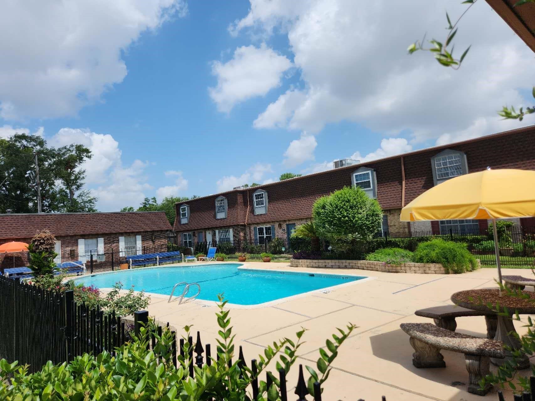 9303 Hammerly Boulevard 1004 Property Photo 3